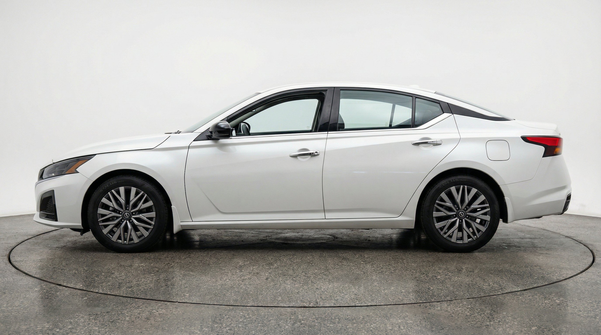 Thumbnail: 2025 Nissan Altima - 5