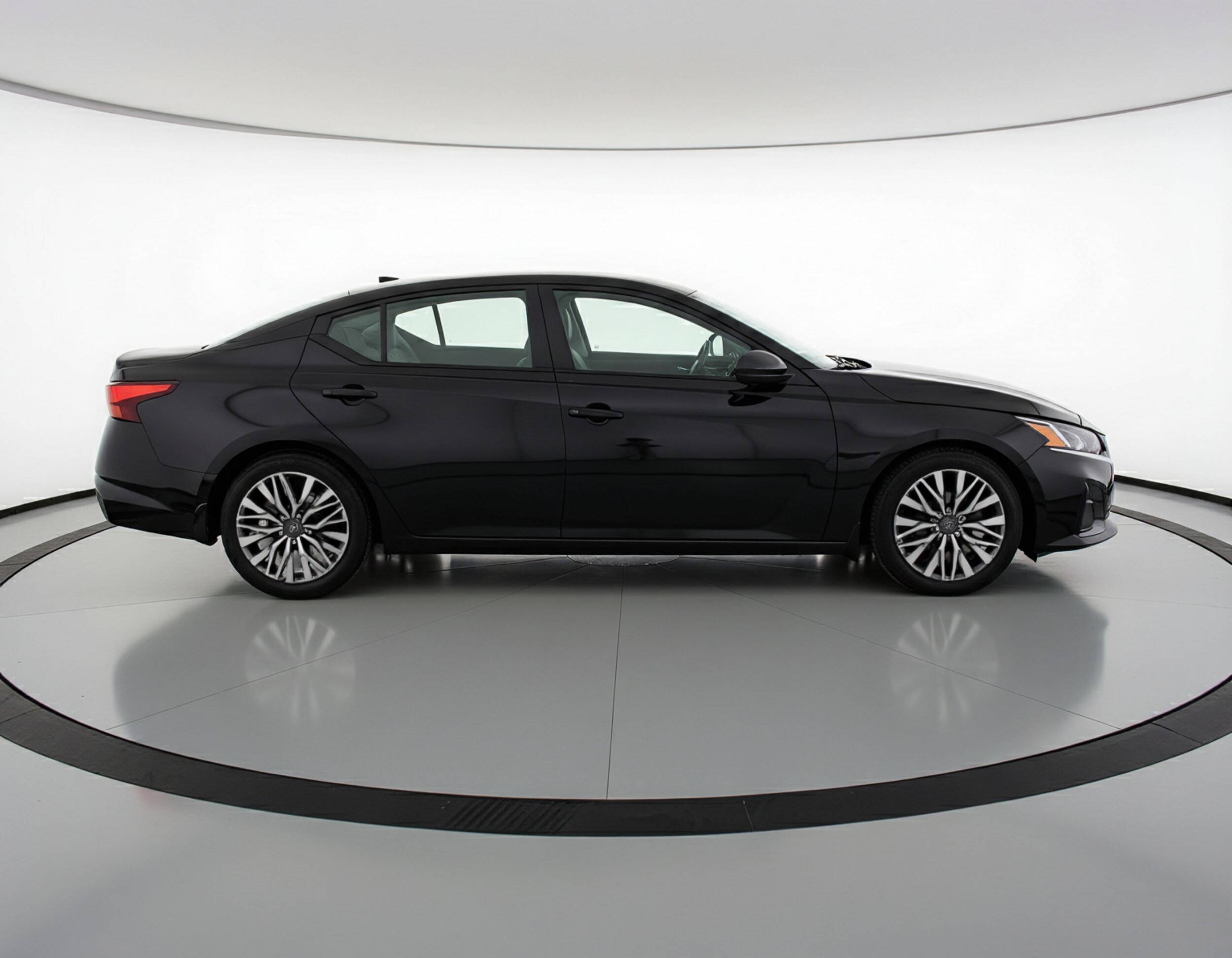 Thumbnail: 2025 Nissan Altima - 8