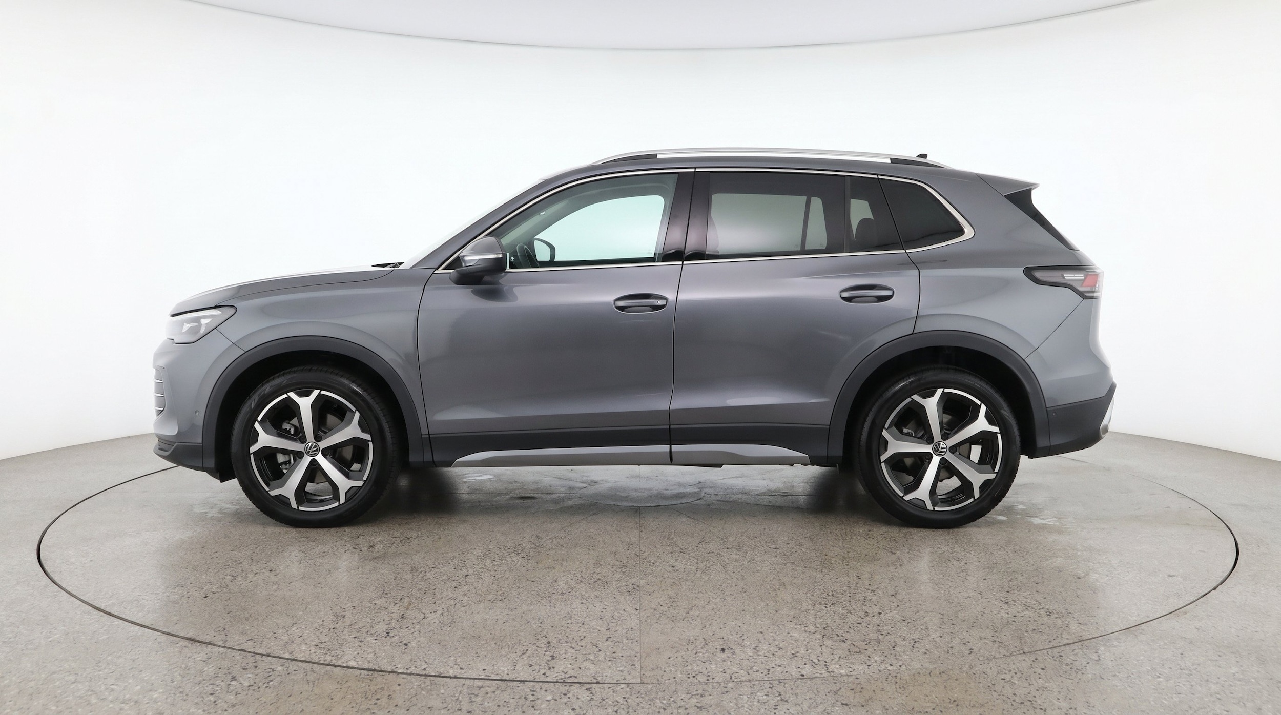 Thumbnail: 2026 Volkswagen Tiguan - 5