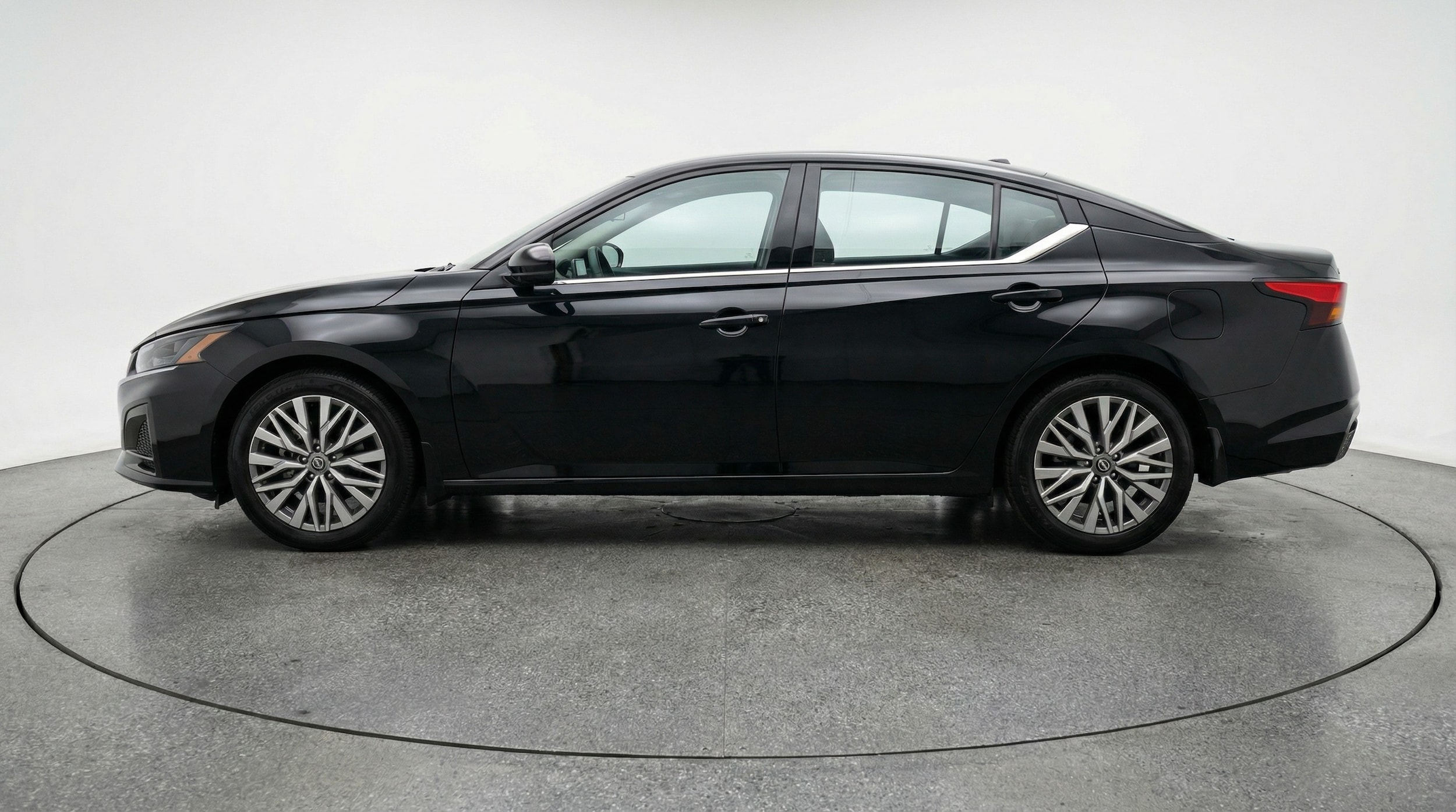Thumbnail: 2025 Nissan Altima - 4