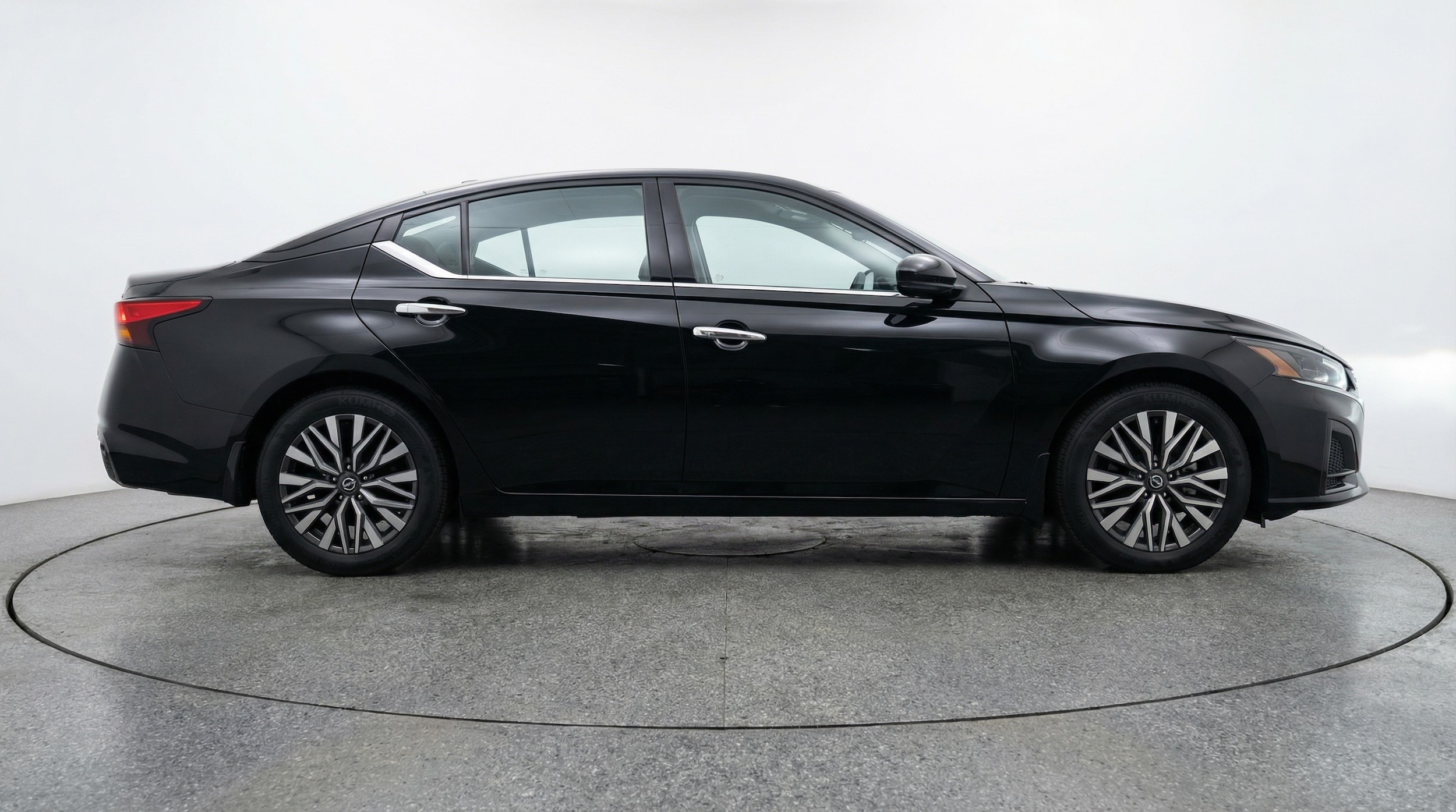 Thumbnail: 2025 Nissan Altima - 8