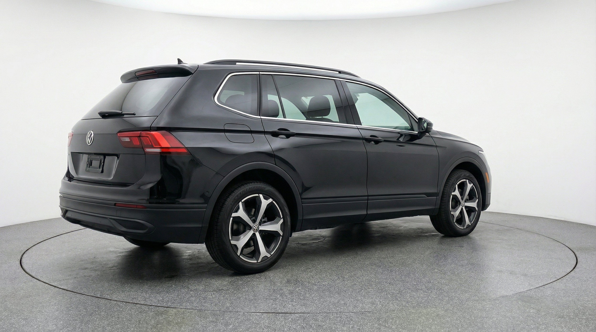 Thumbnail: 2026 Volkswagen Tiguan - 9
