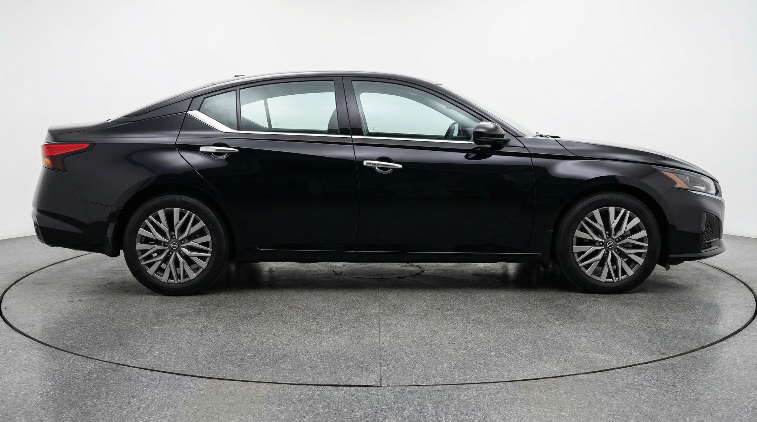 Thumbnail: 2025 Nissan Altima - 8