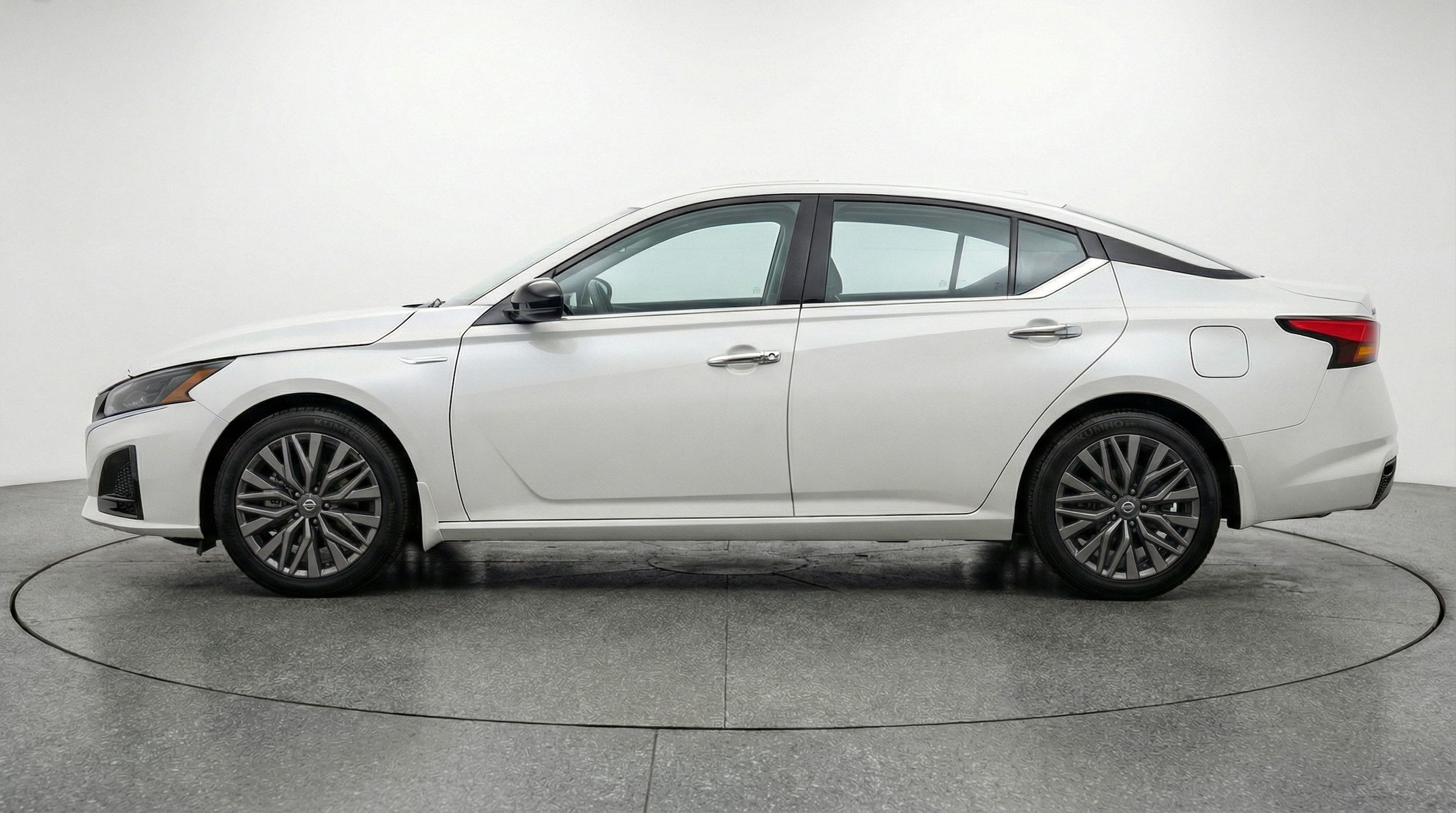 Thumbnail: 2025 Nissan Altima - 4