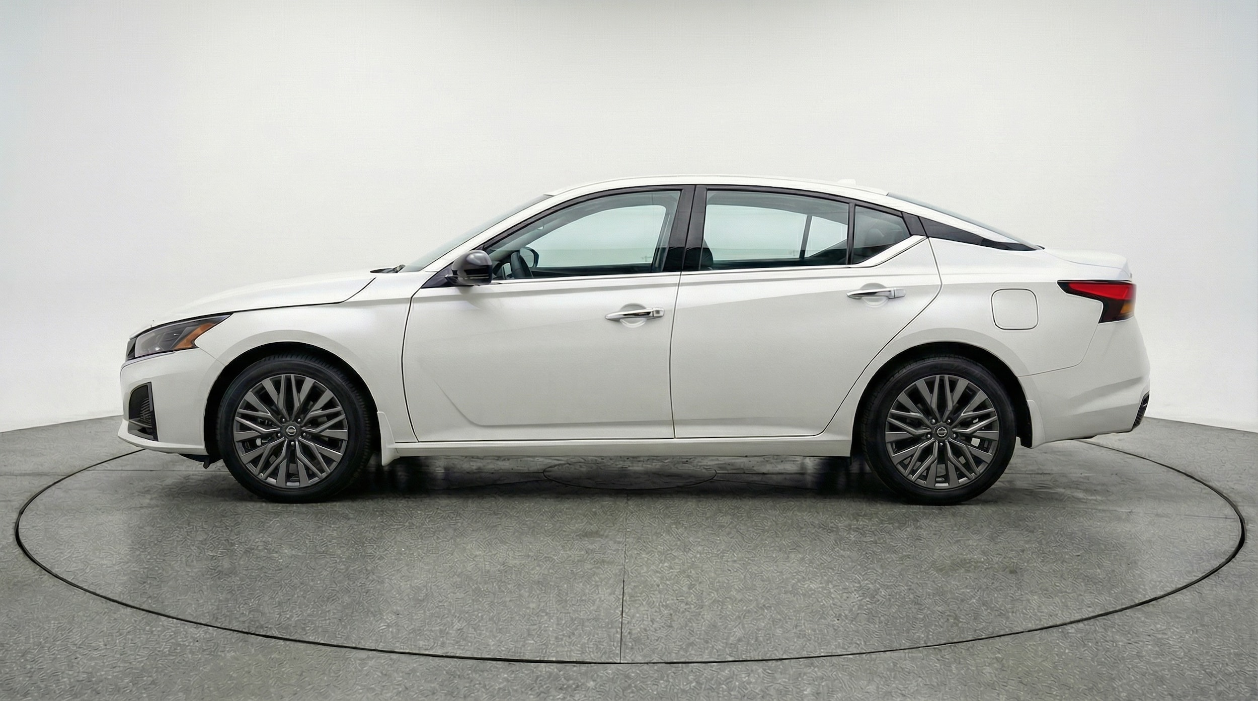 Thumbnail: 2025 Nissan Altima - 4