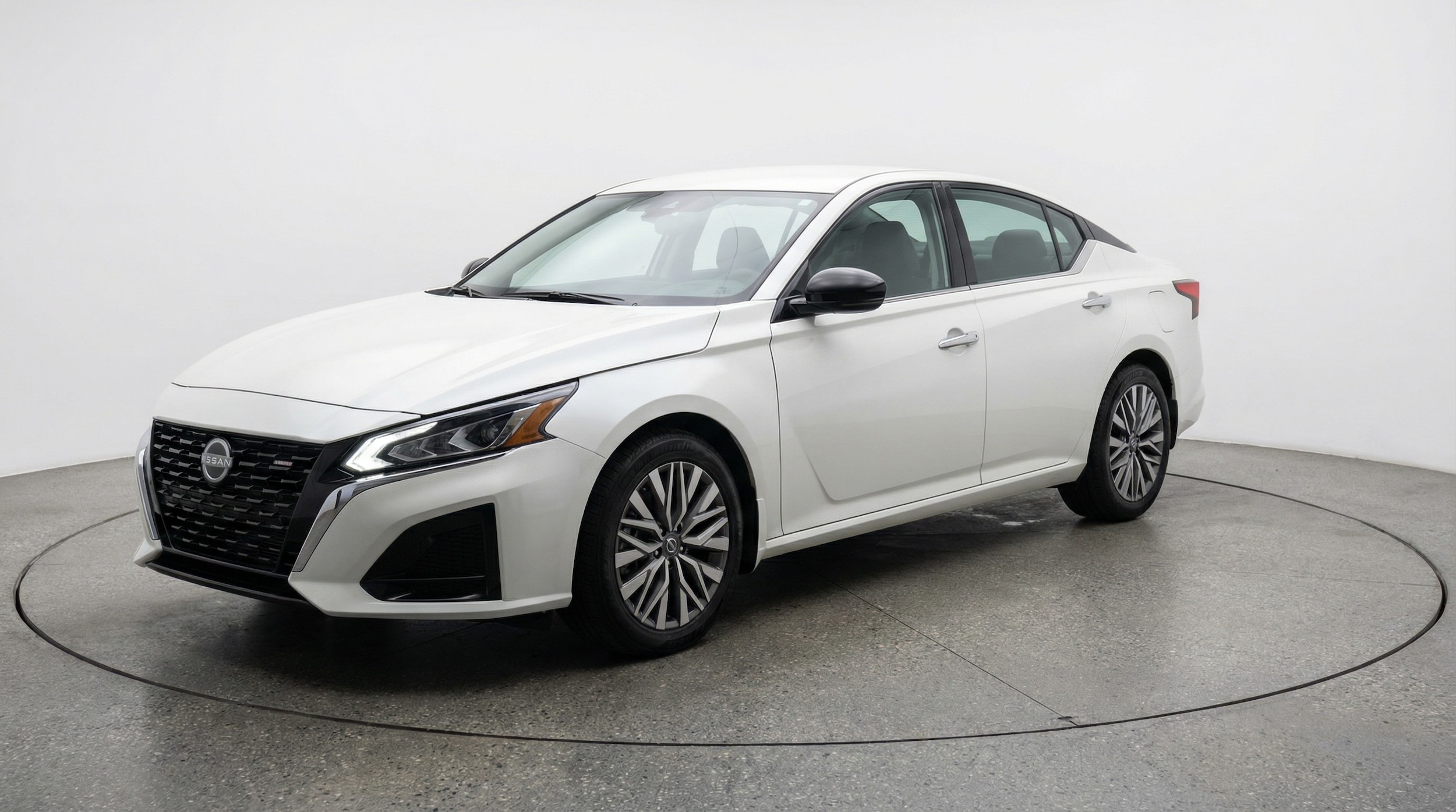 Thumbnail: 2025 Nissan Altima - 3