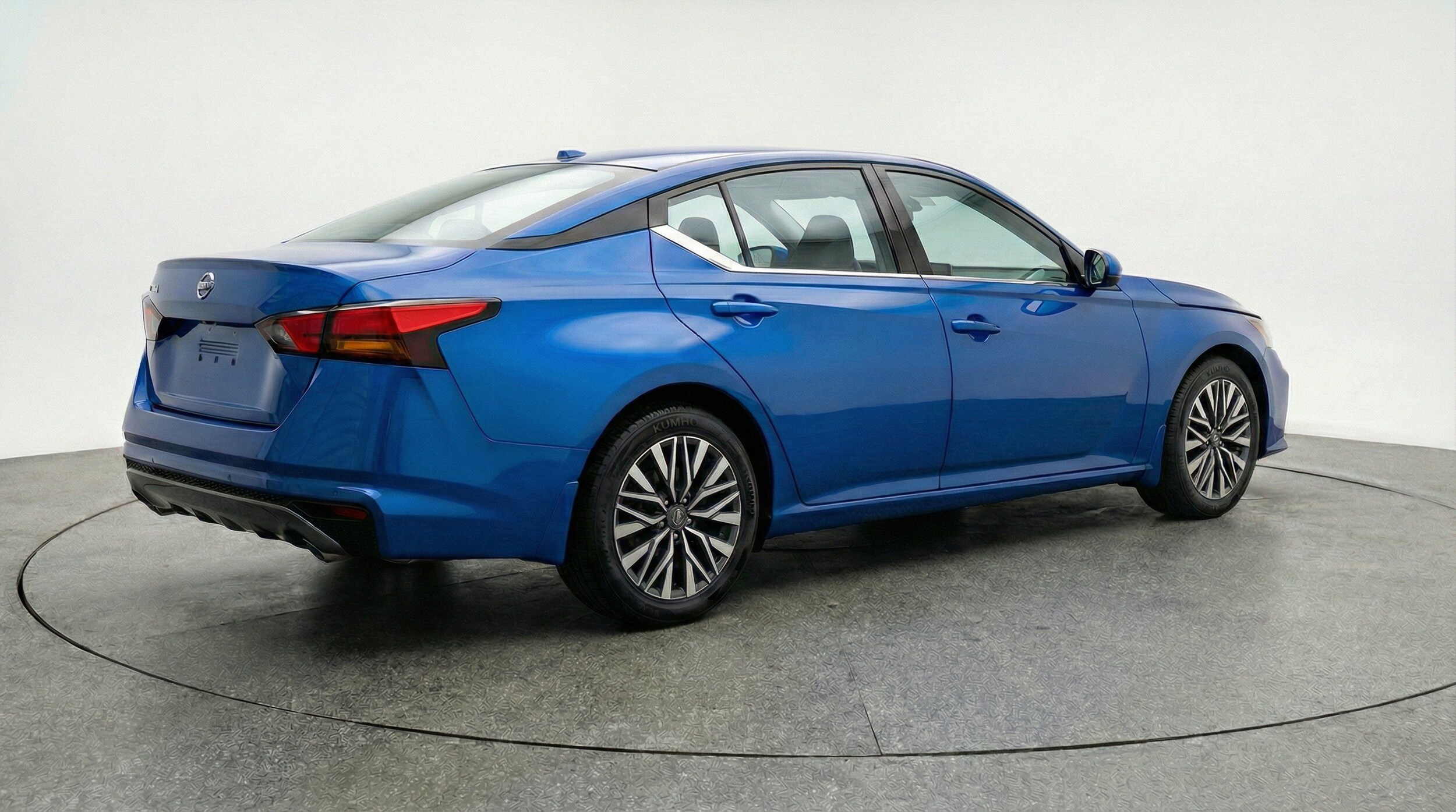 Thumbnail: 2025 Nissan Altima - 9