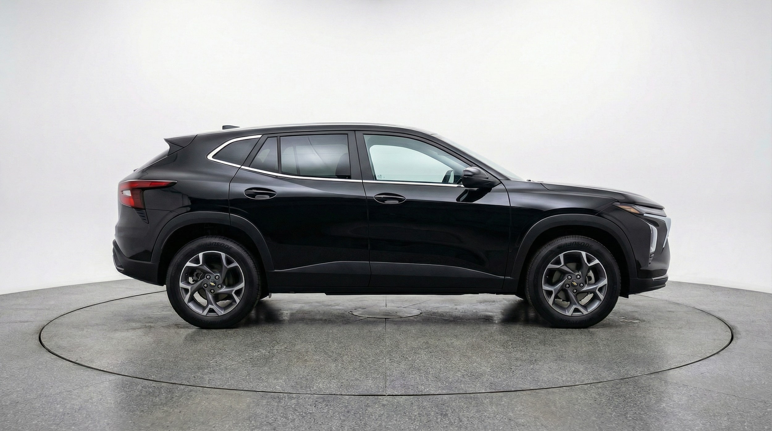 Thumbnail: 2025 Chevrolet Trax - 8