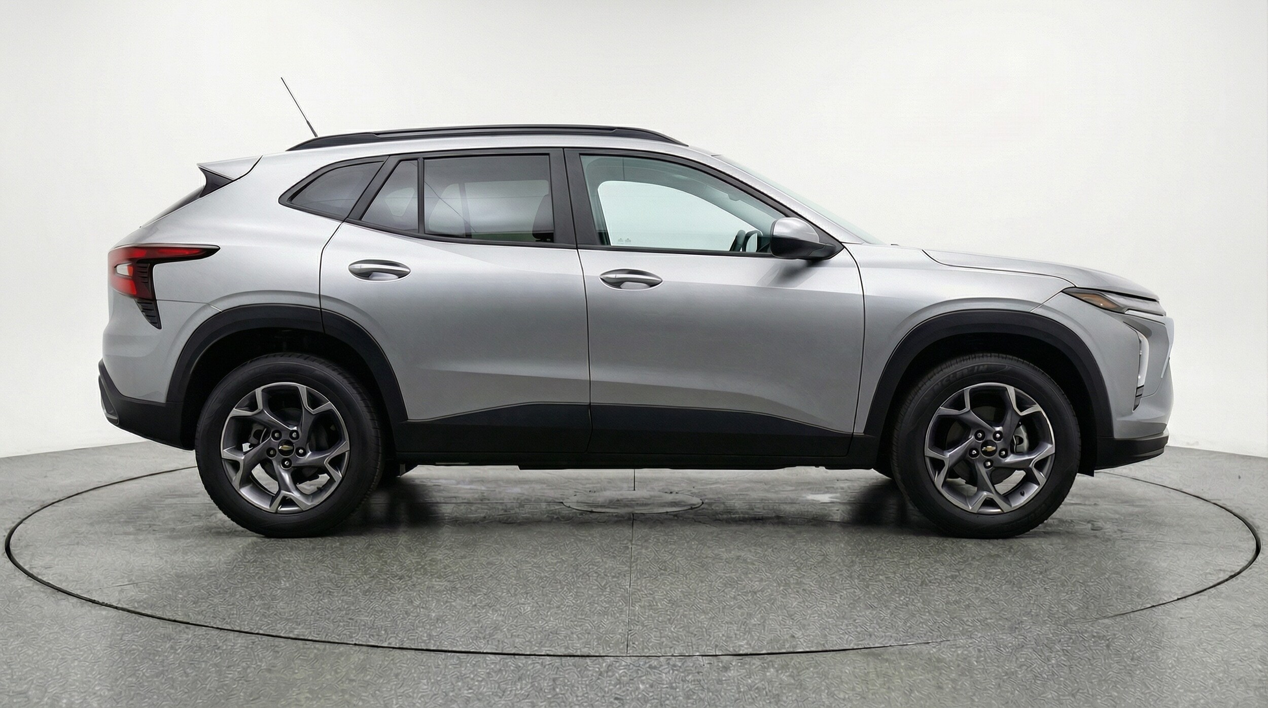 Thumbnail: 2025 Chevrolet Trax - 8