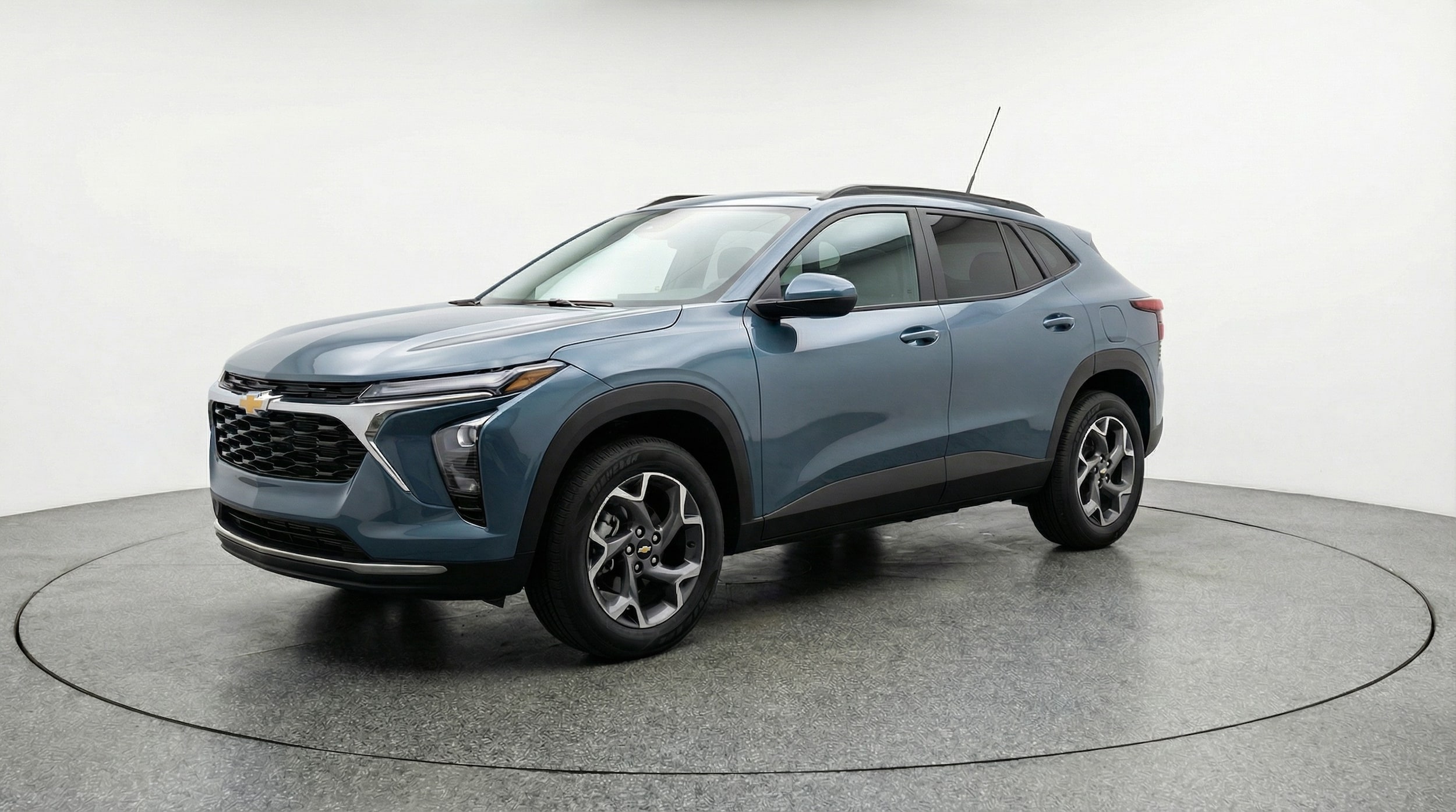 Thumbnail: 2025 Chevrolet Trax - 3