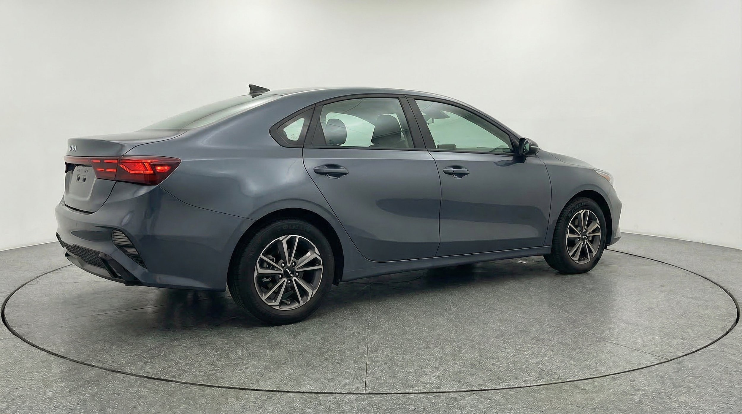 Thumbnail: 2024 Kia Forte - 9