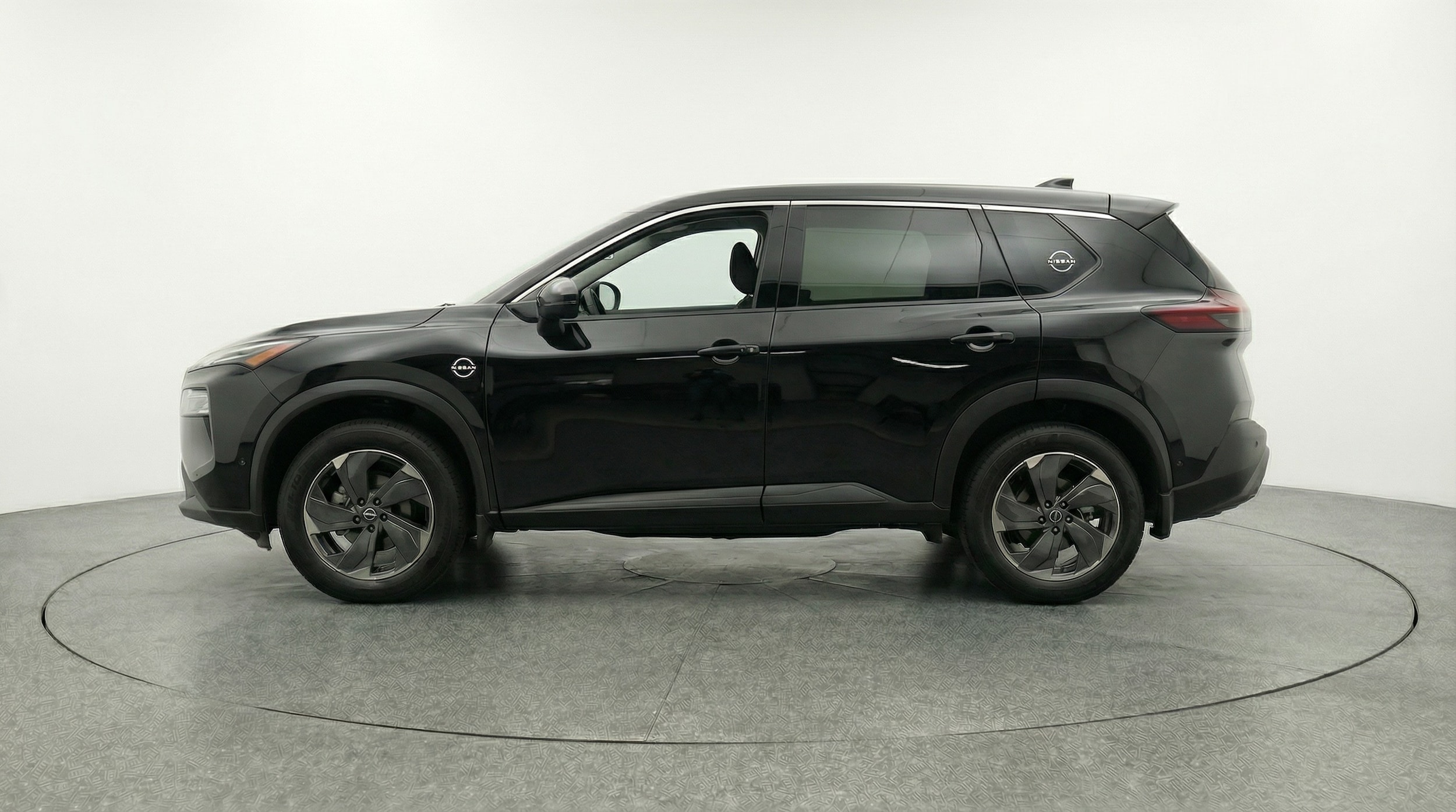 Thumbnail: 2025 Nissan Rogue - 4