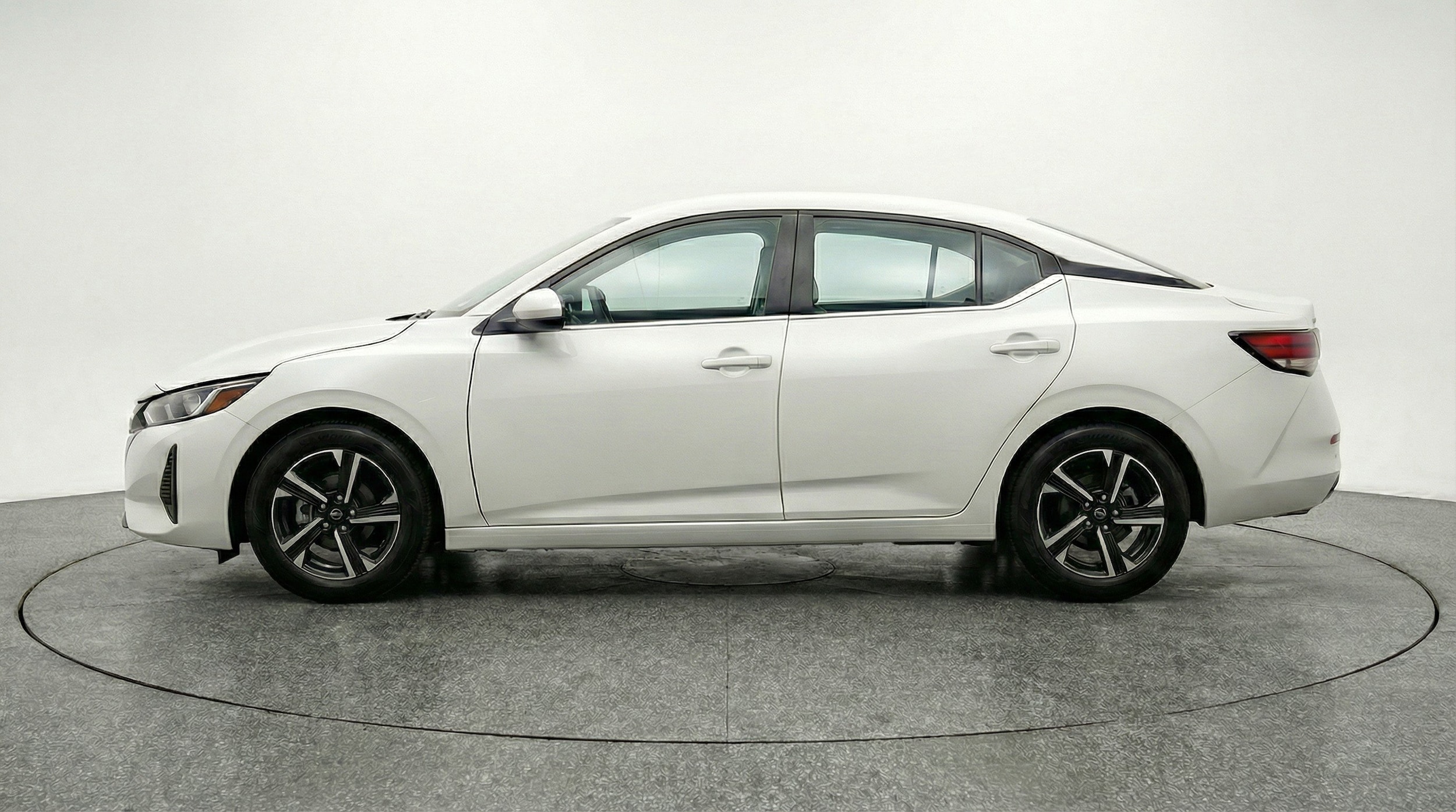 Thumbnail: 2025 Nissan Sentra - 5