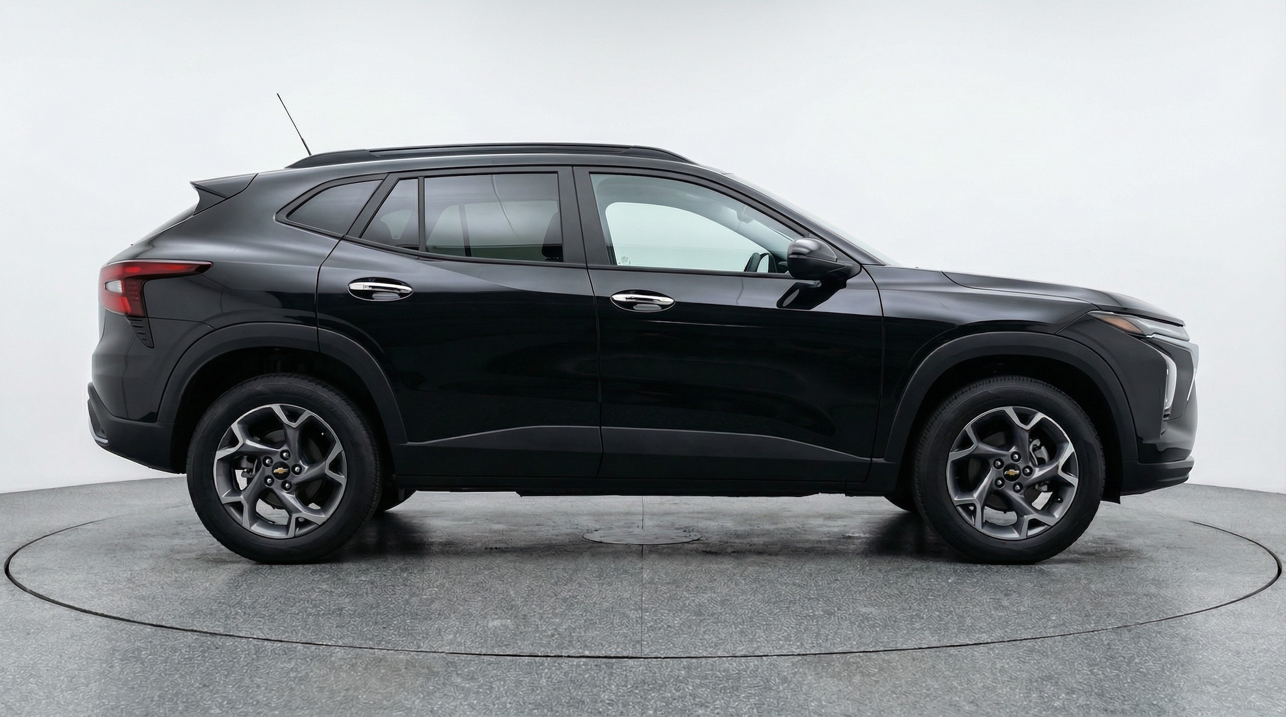 Thumbnail: 2025 Chevrolet Trax - 8