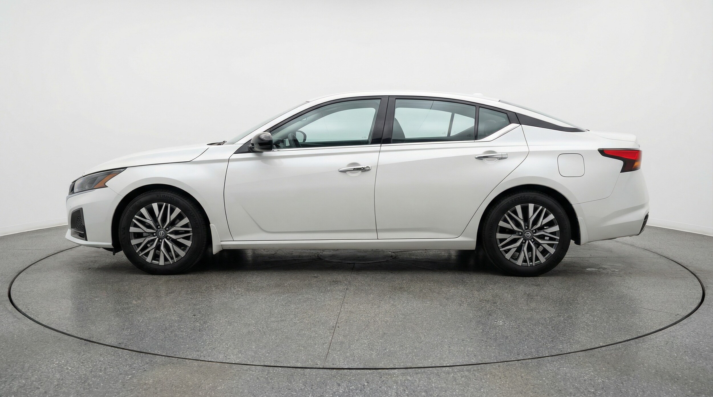 Thumbnail: 2025 Nissan Altima - 4