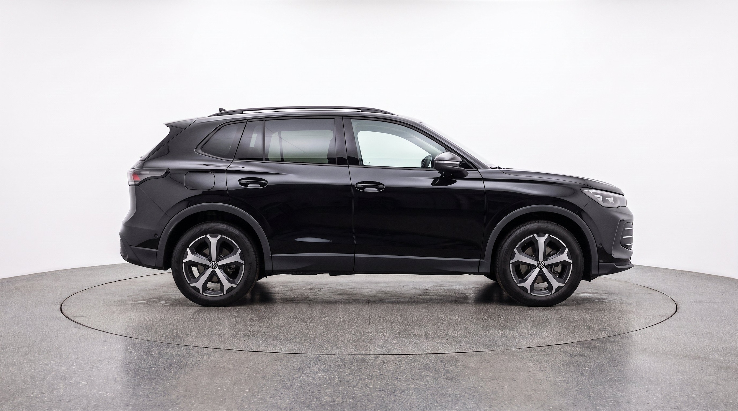 Thumbnail: 2026 Volkswagen Tiguan - 10