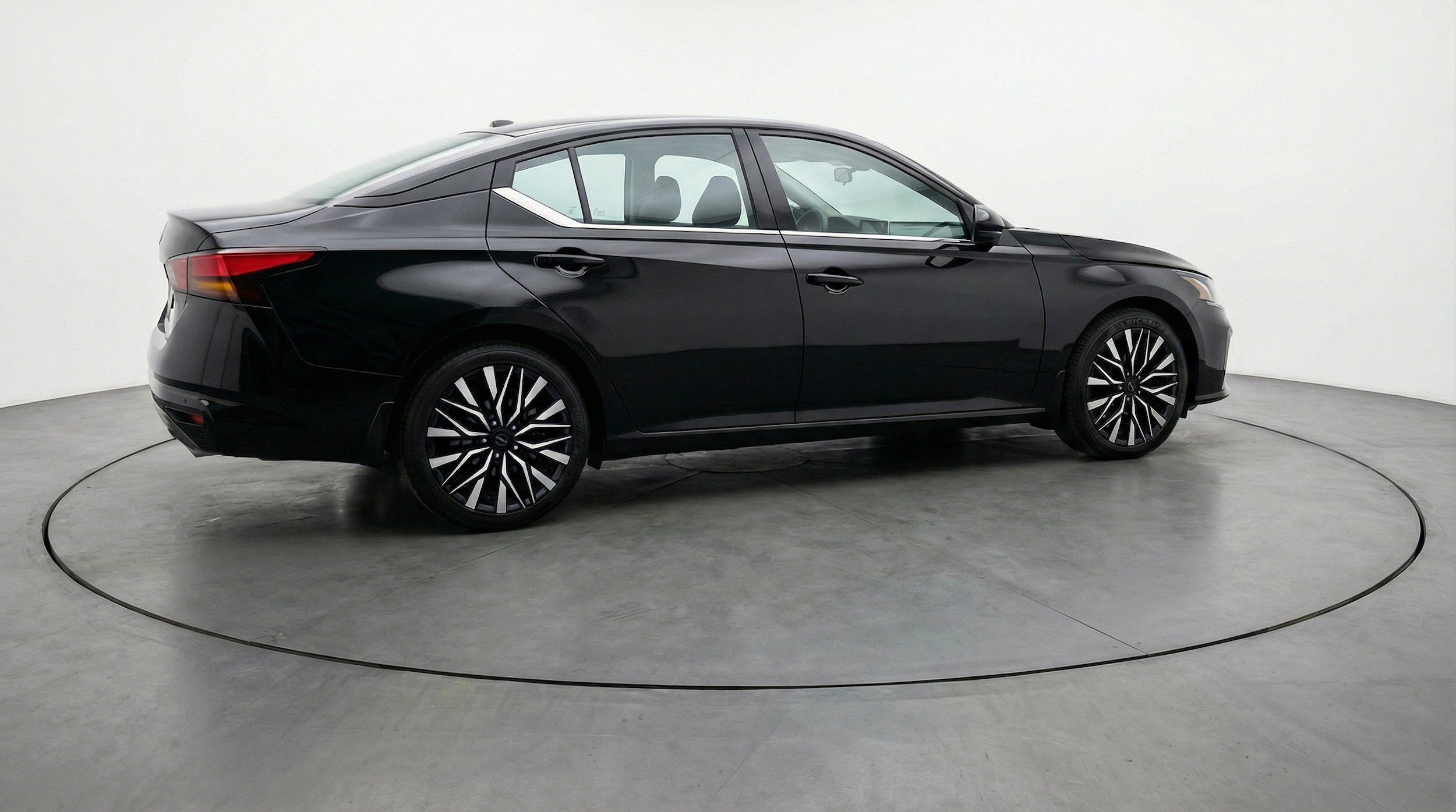 Thumbnail: 2025 Nissan Altima - 9