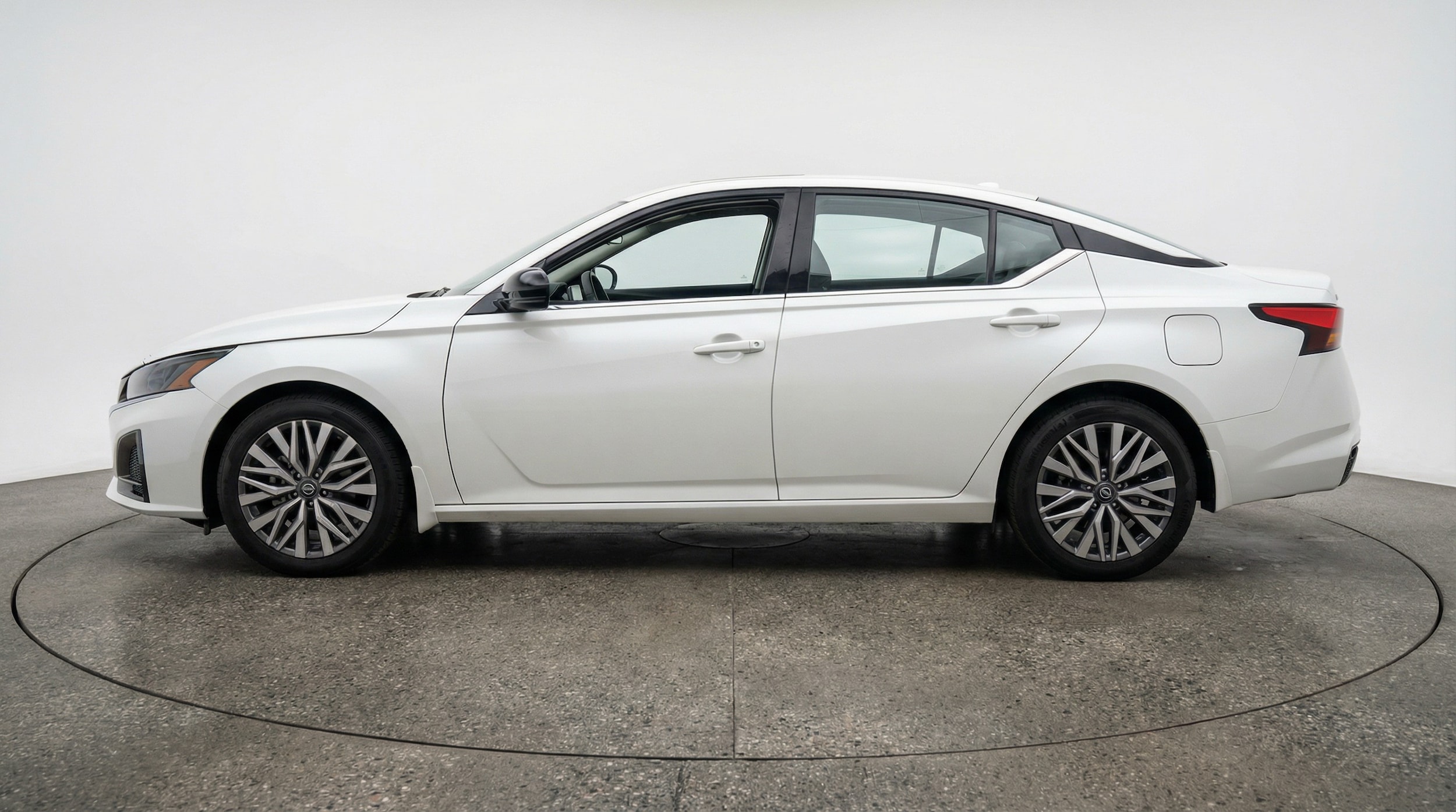 Thumbnail: 2025 Nissan Altima - 4