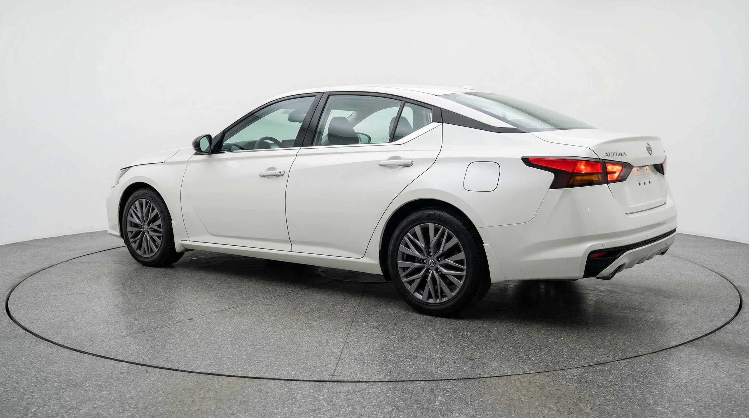 Thumbnail: 2025 Nissan Altima - 5