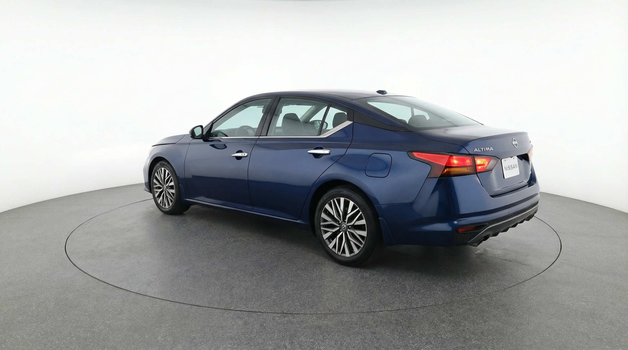 Thumbnail: 2025 Nissan Altima - 5