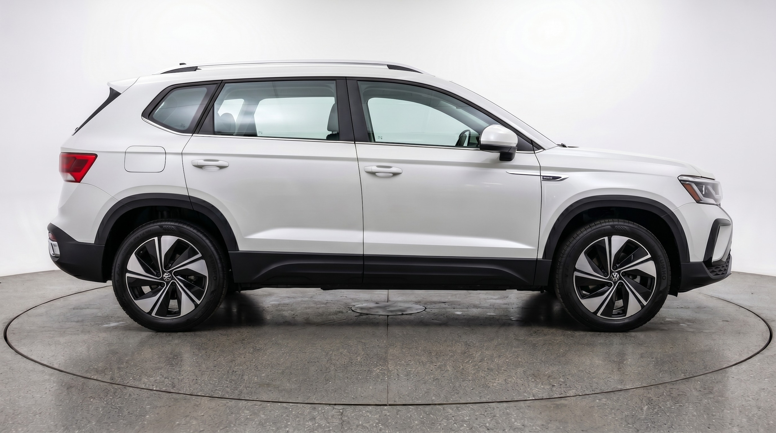 Thumbnail: 2025 Volkswagen Taos - 8
