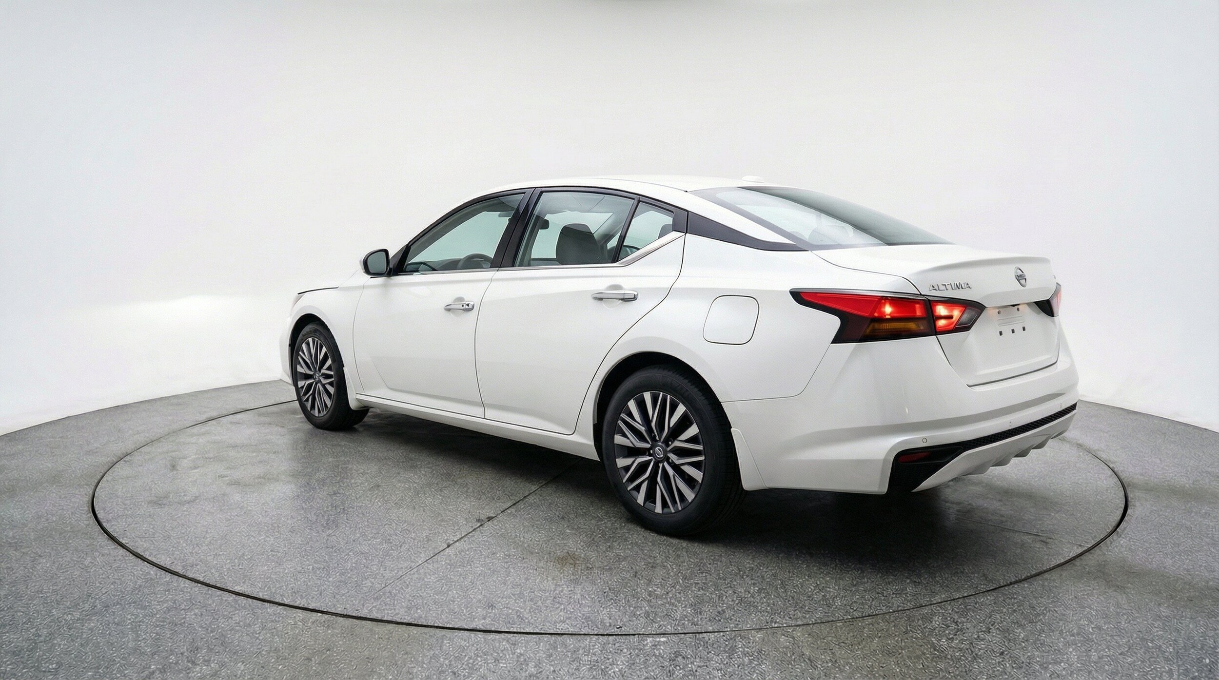 Thumbnail: 2025 Nissan Altima - 6