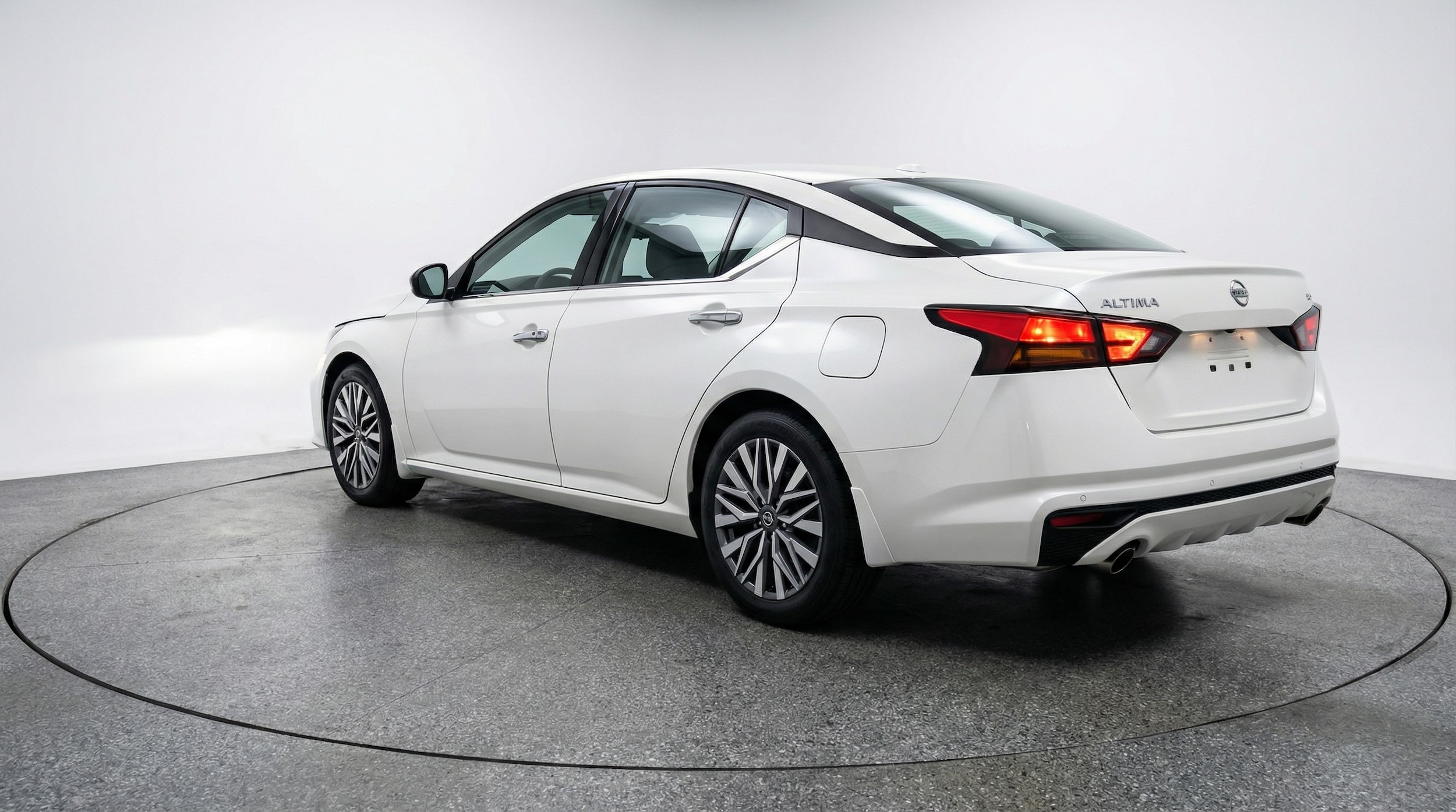 Thumbnail: 2025 Nissan Altima - 5