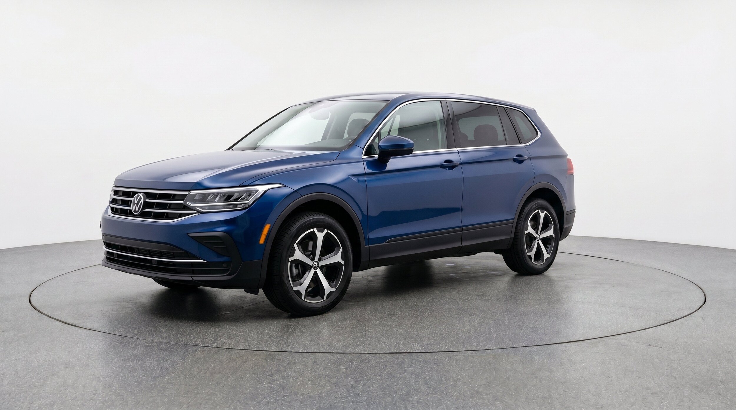 Thumbnail: 2026 Volkswagen Tiguan - 3