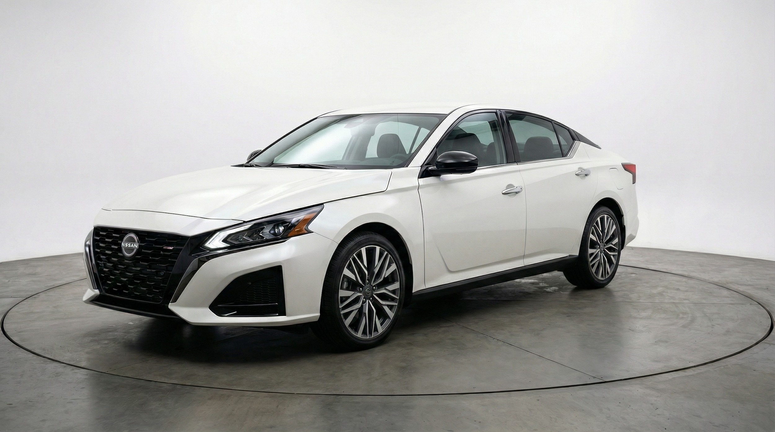 Thumbnail: 2025 Nissan Altima - 3