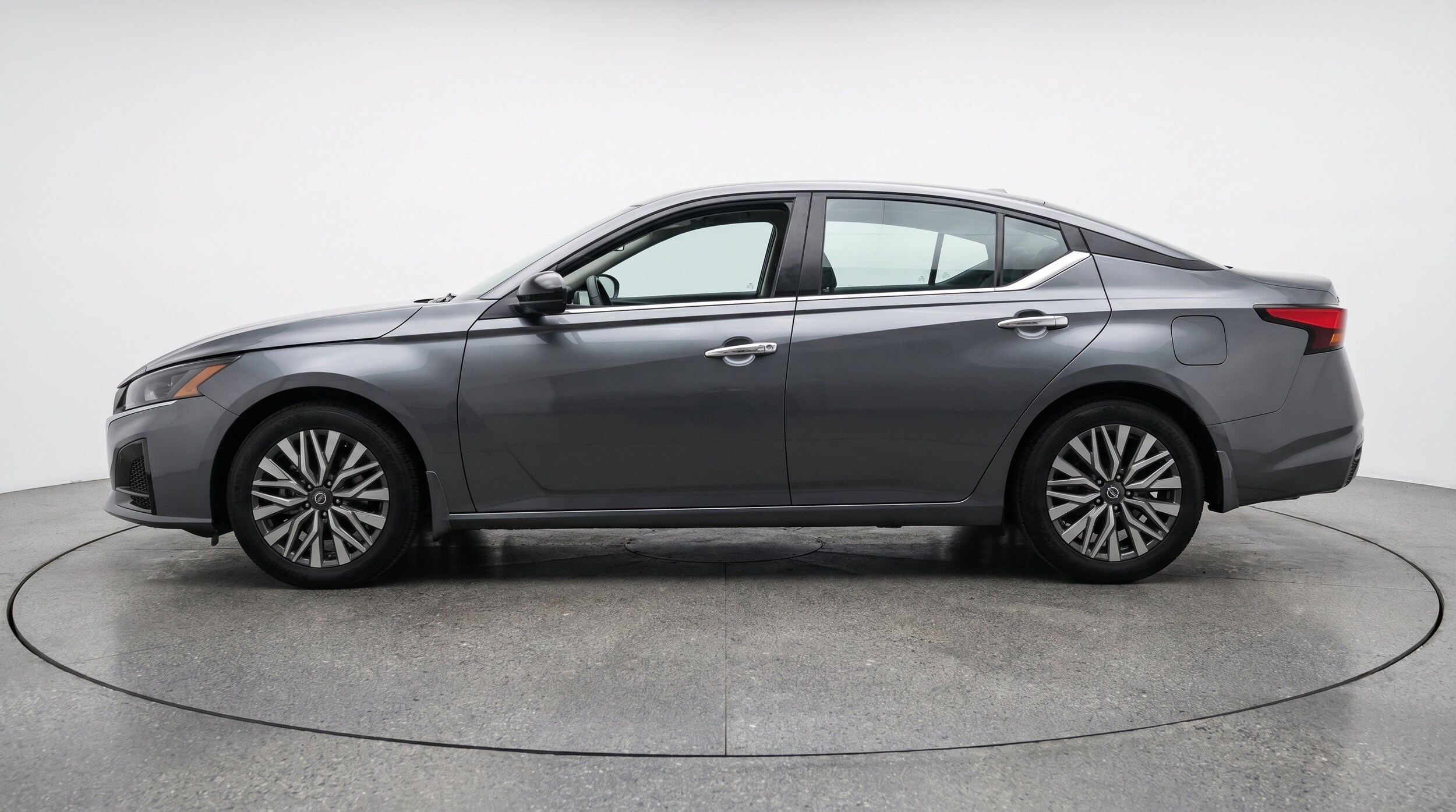 Thumbnail: 2025 Nissan Altima - 5