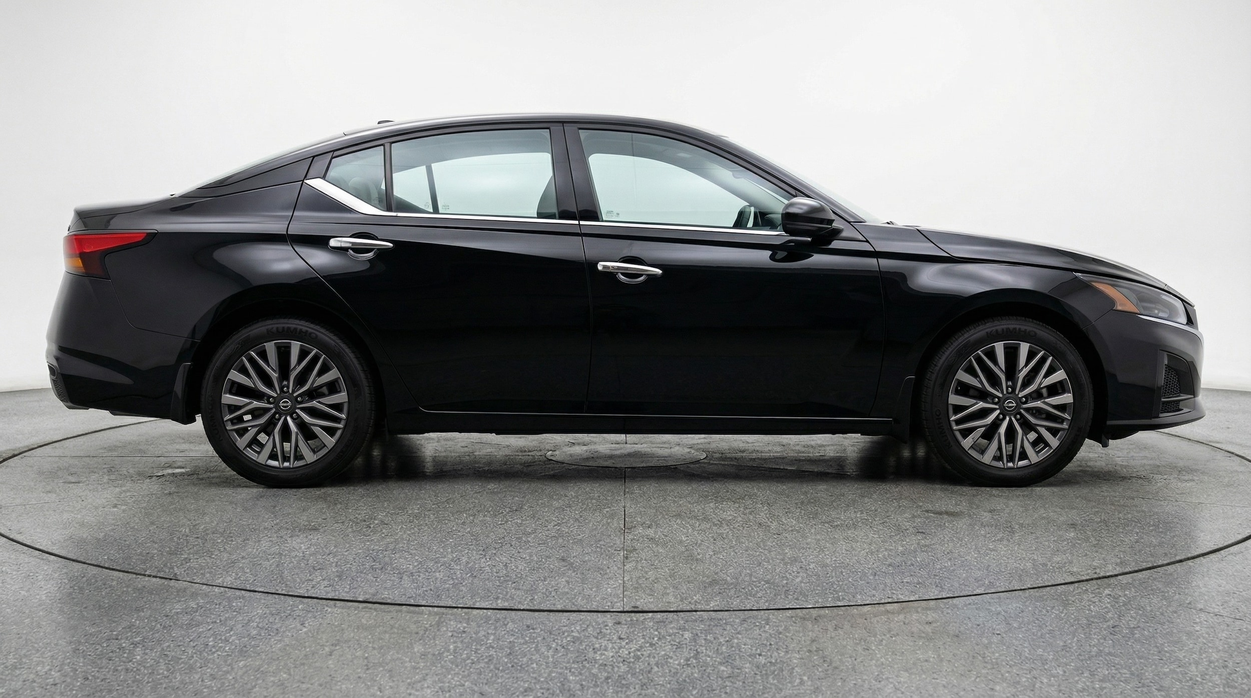 Thumbnail: 2025 Nissan Altima - 8