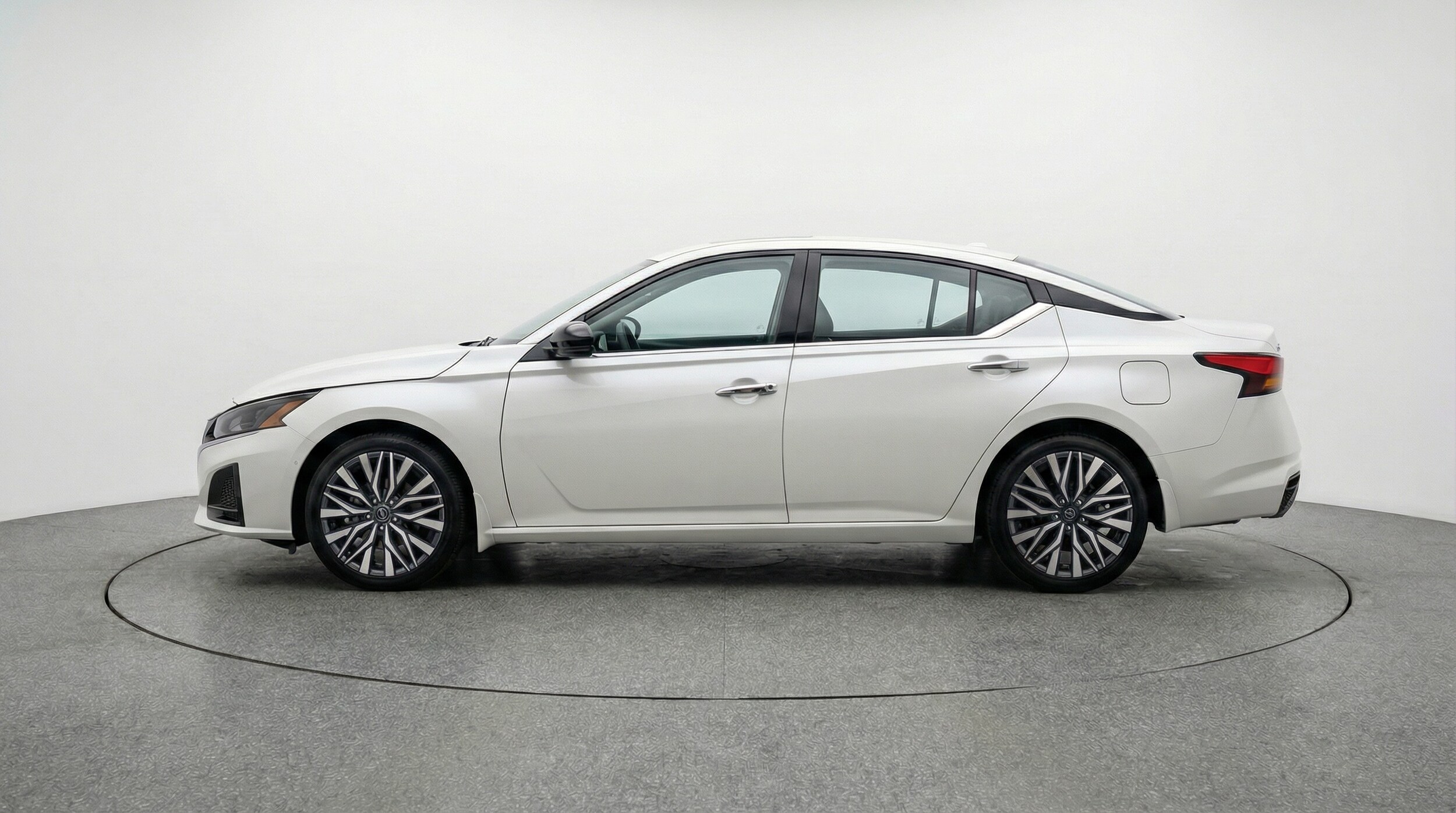 Thumbnail: 2025 Nissan Altima - 4