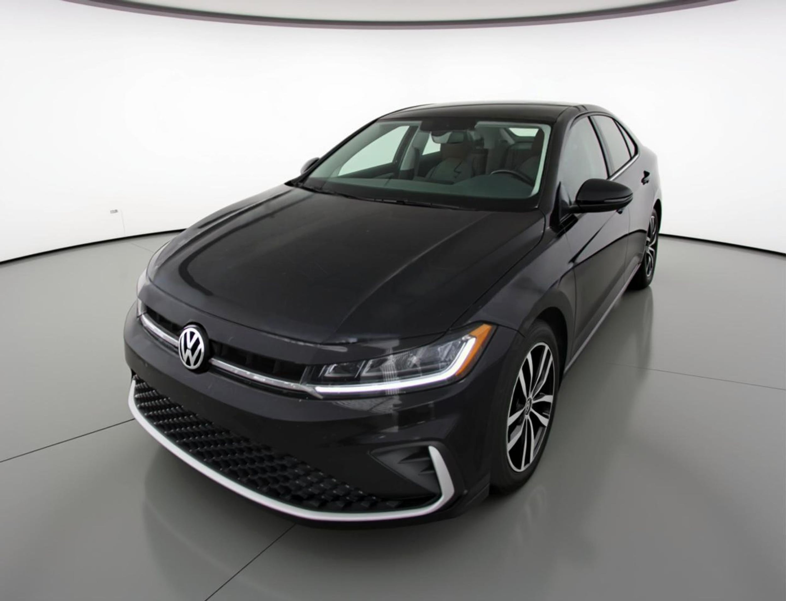 Thumbnail: 2025 Volkswagen Jetta - 3