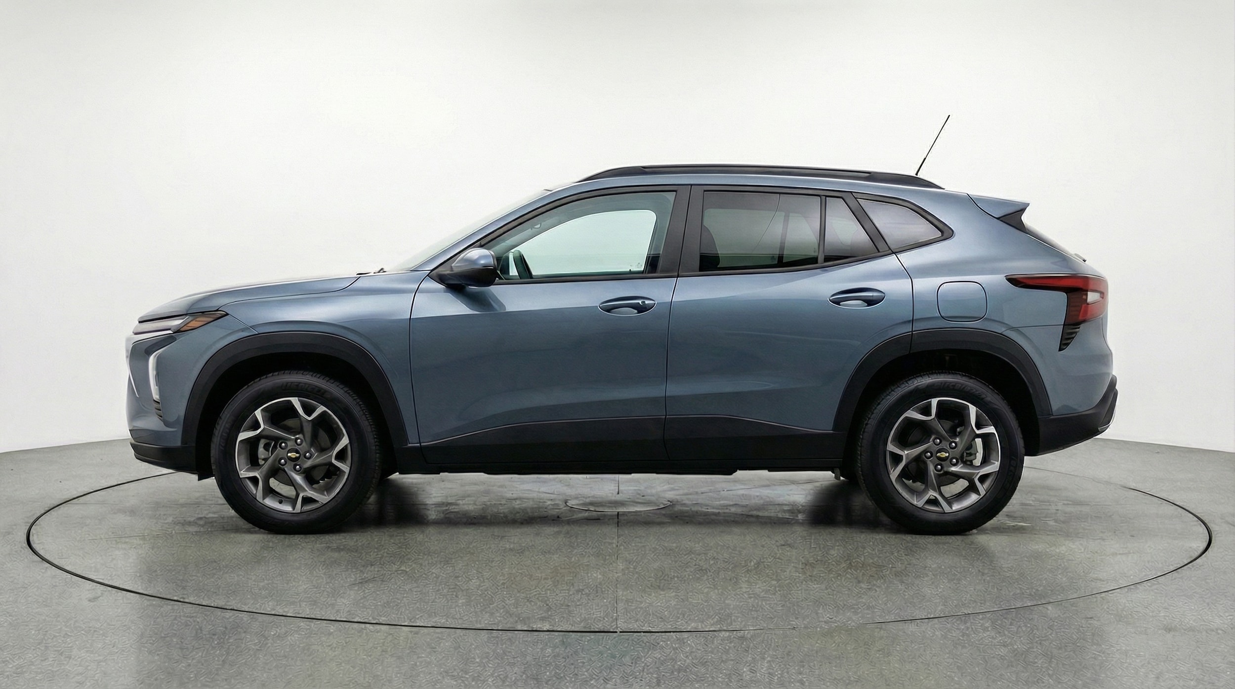 Thumbnail: 2025 Chevrolet Trax - 4