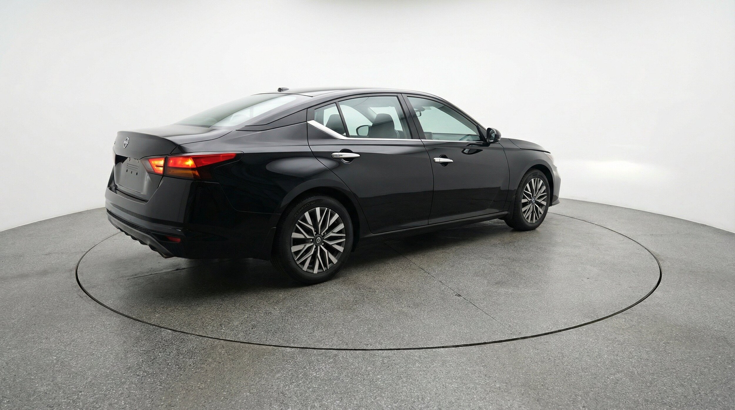 Thumbnail: 2025 Nissan Altima - 9