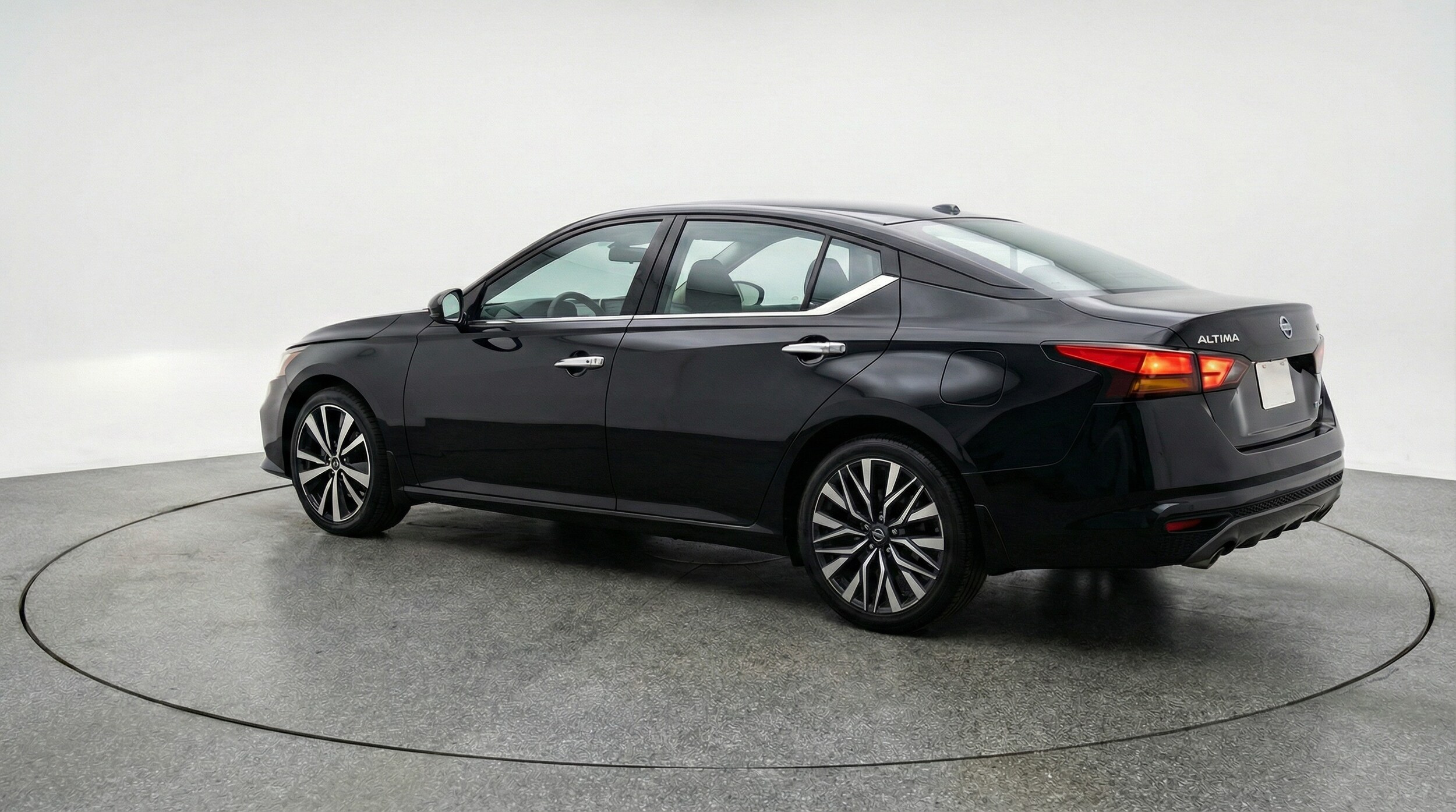 Thumbnail: 2025 Nissan Altima - 5