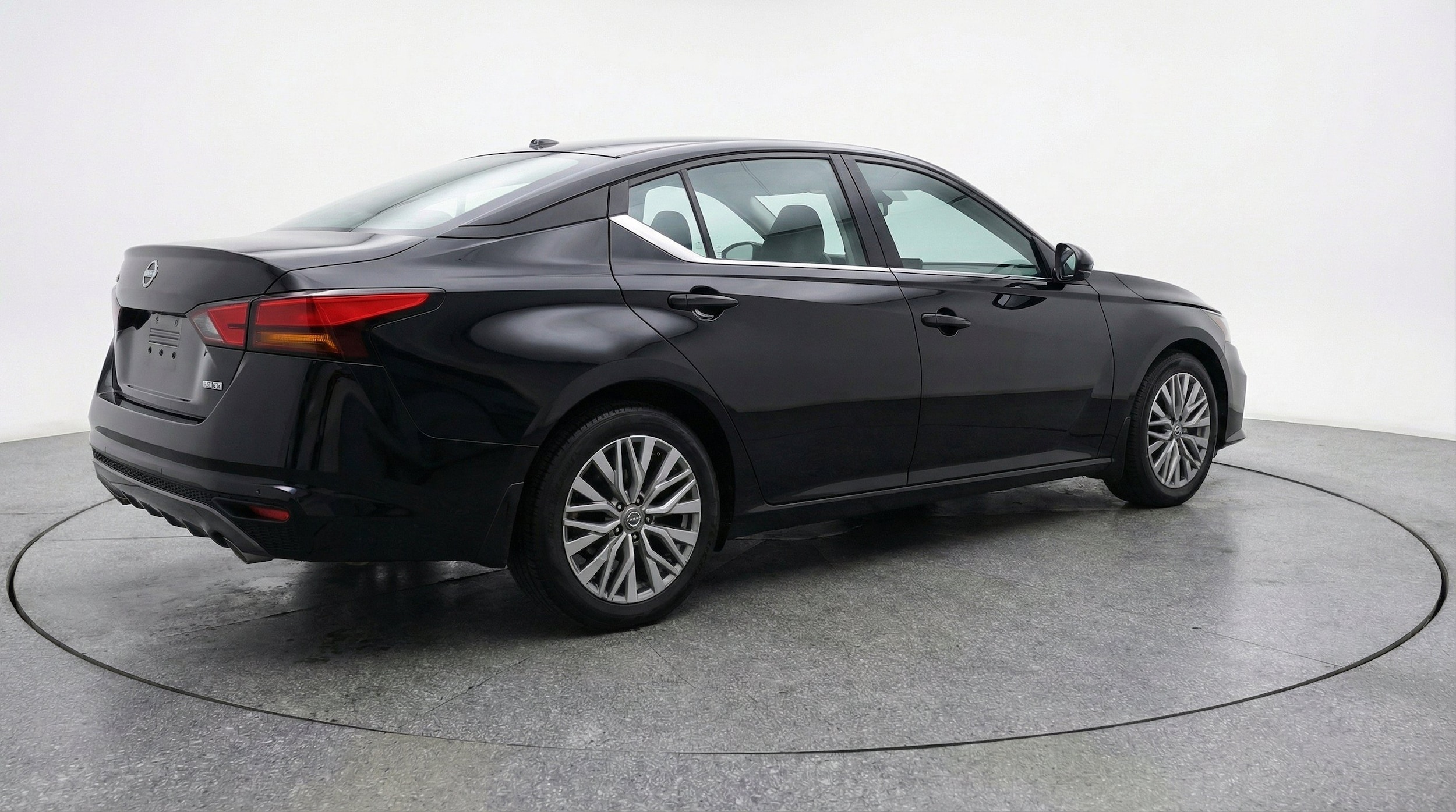 Thumbnail: 2025 Nissan Altima - 9