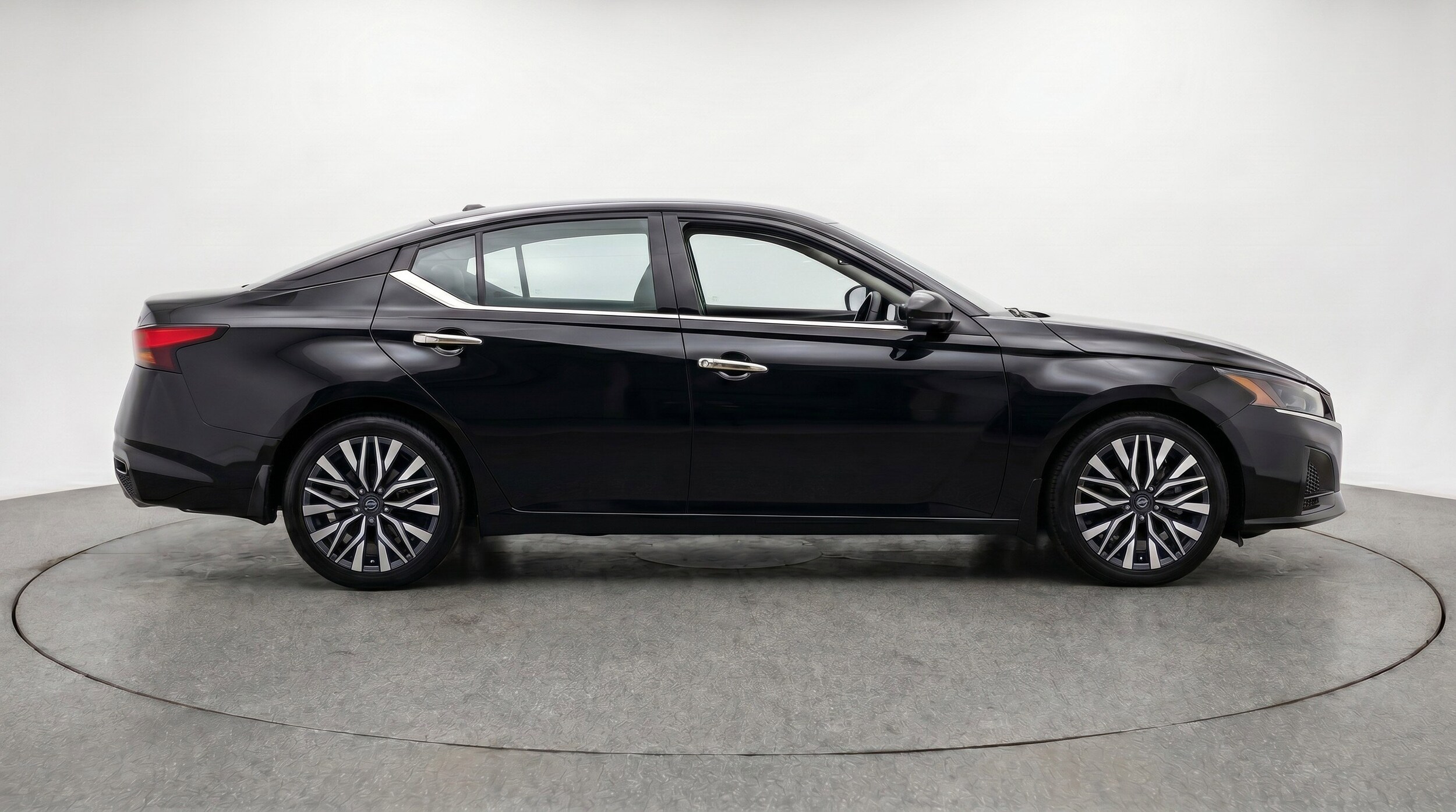 Thumbnail: 2025 Nissan Altima - 11