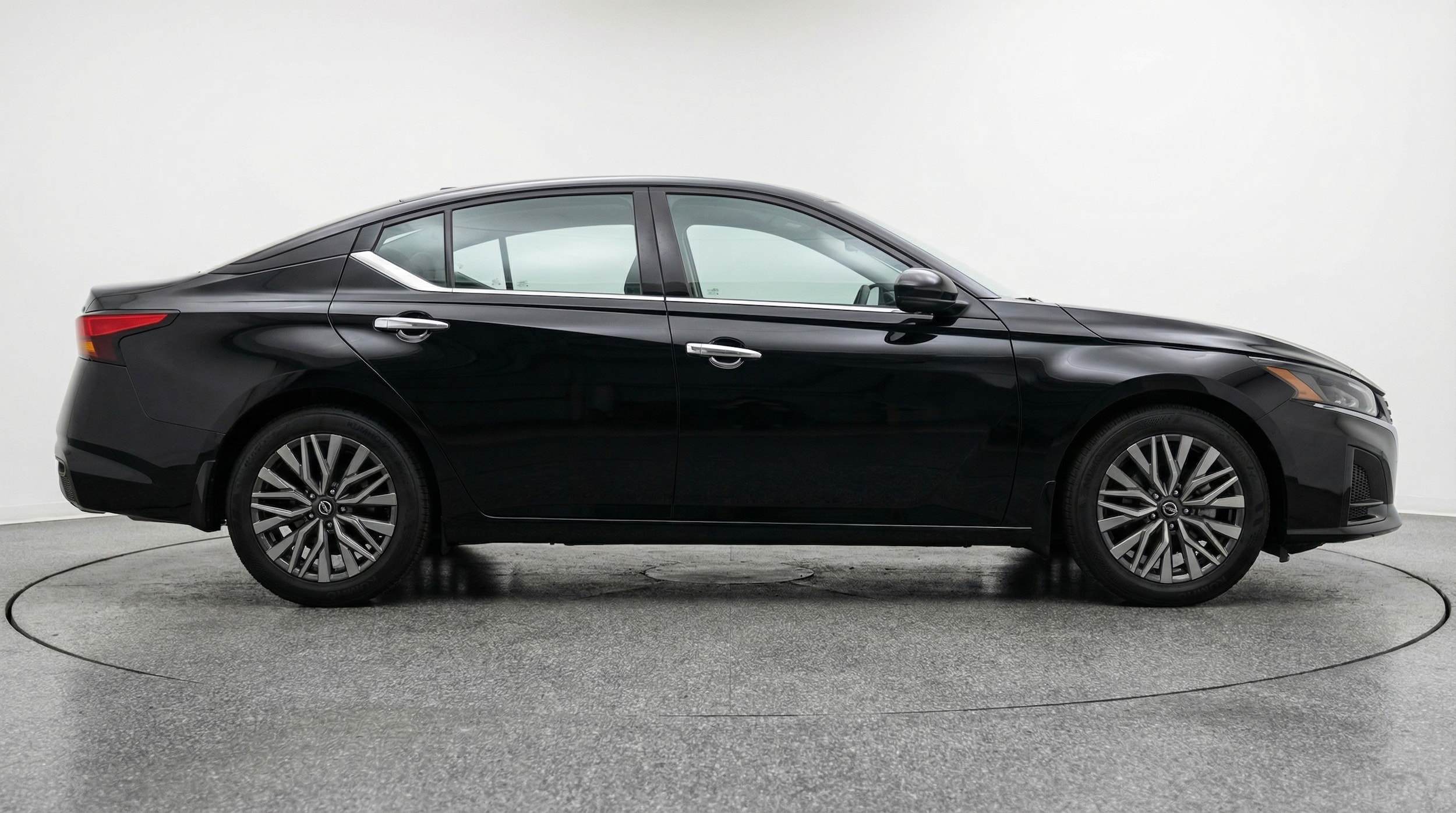 Thumbnail: 2025 Nissan Altima - 8