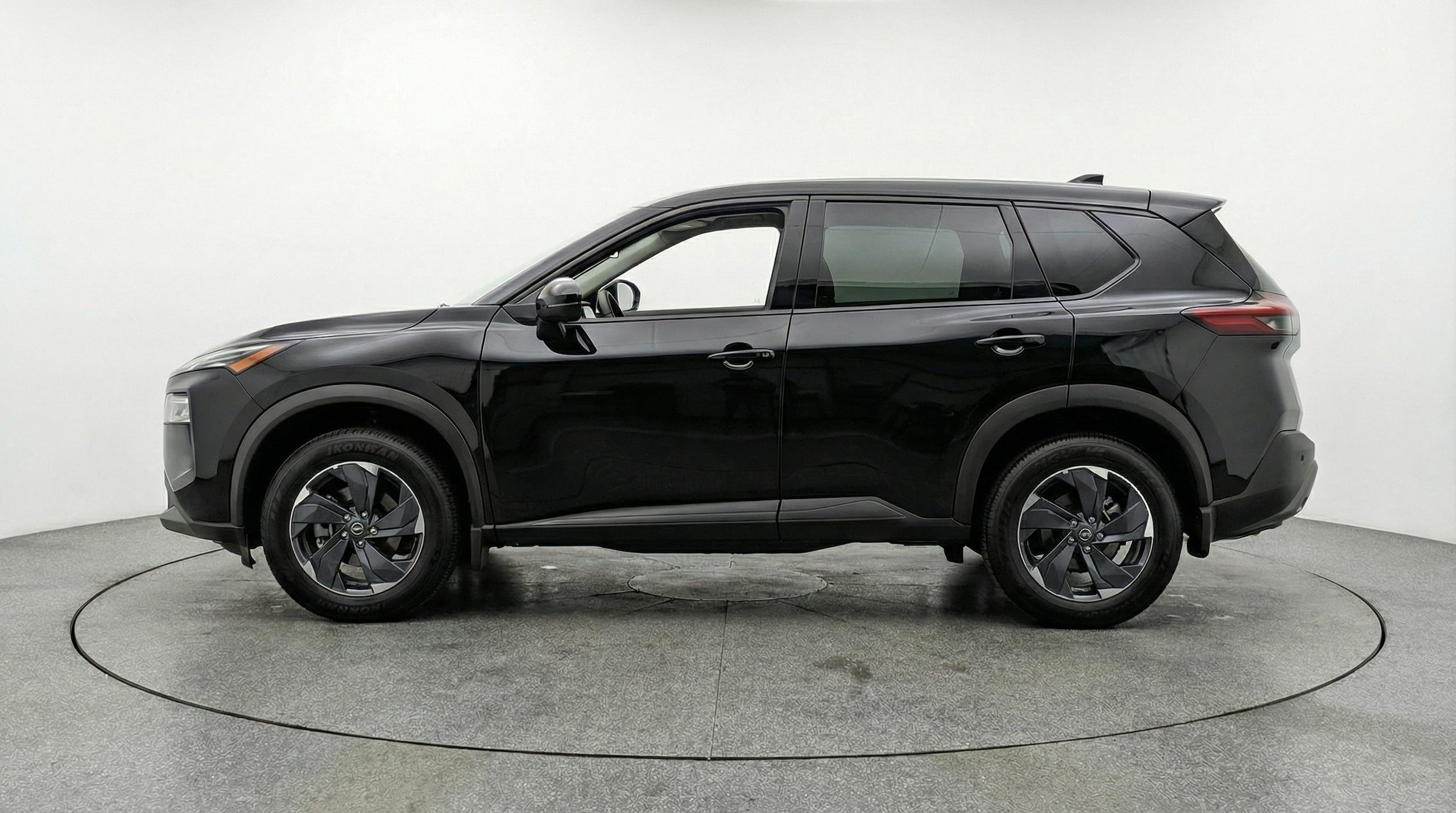 Thumbnail: 2025 Nissan Rogue - 4