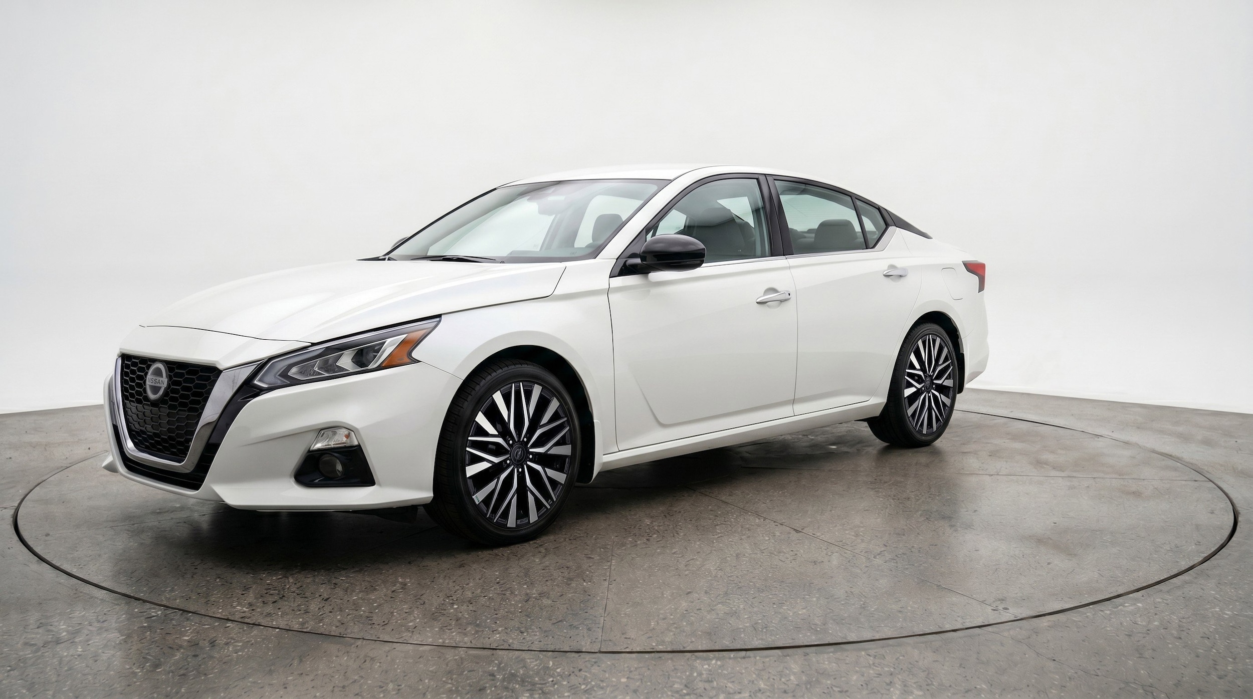 Thumbnail: 2025 Nissan Altima - 3