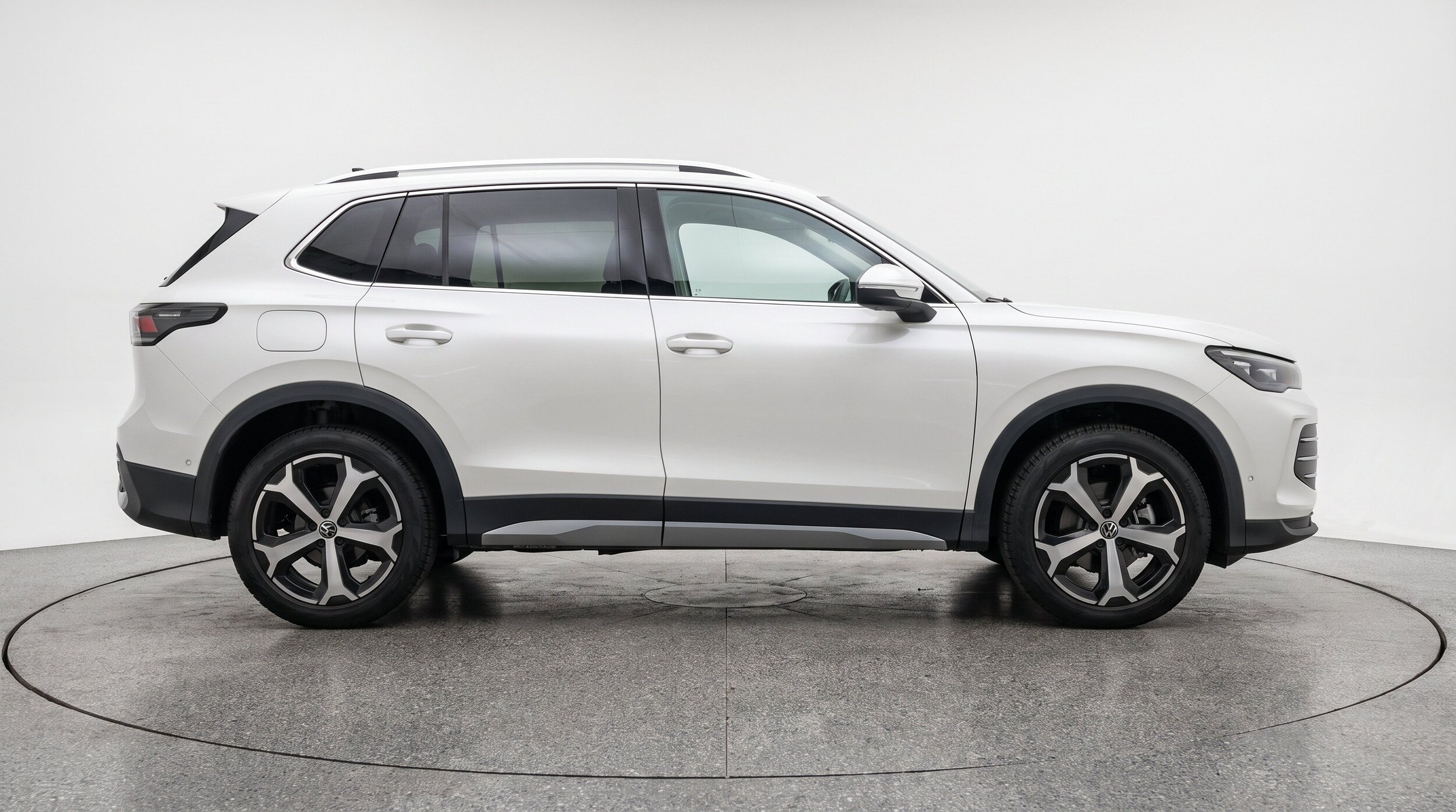 Thumbnail: 2026 Volkswagen Tiguan - 10