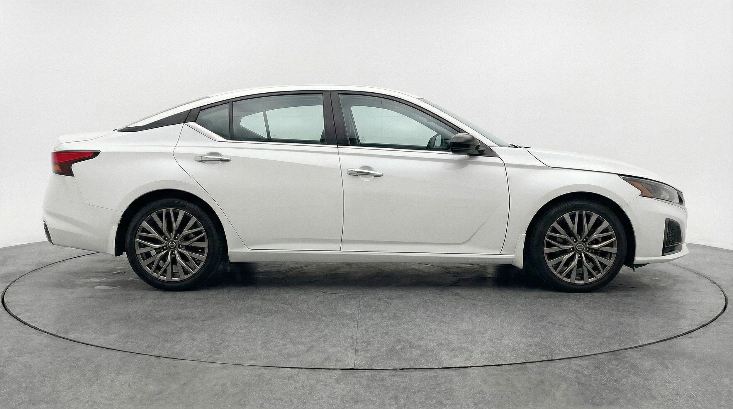 Thumbnail: 2025 Nissan Altima - 8