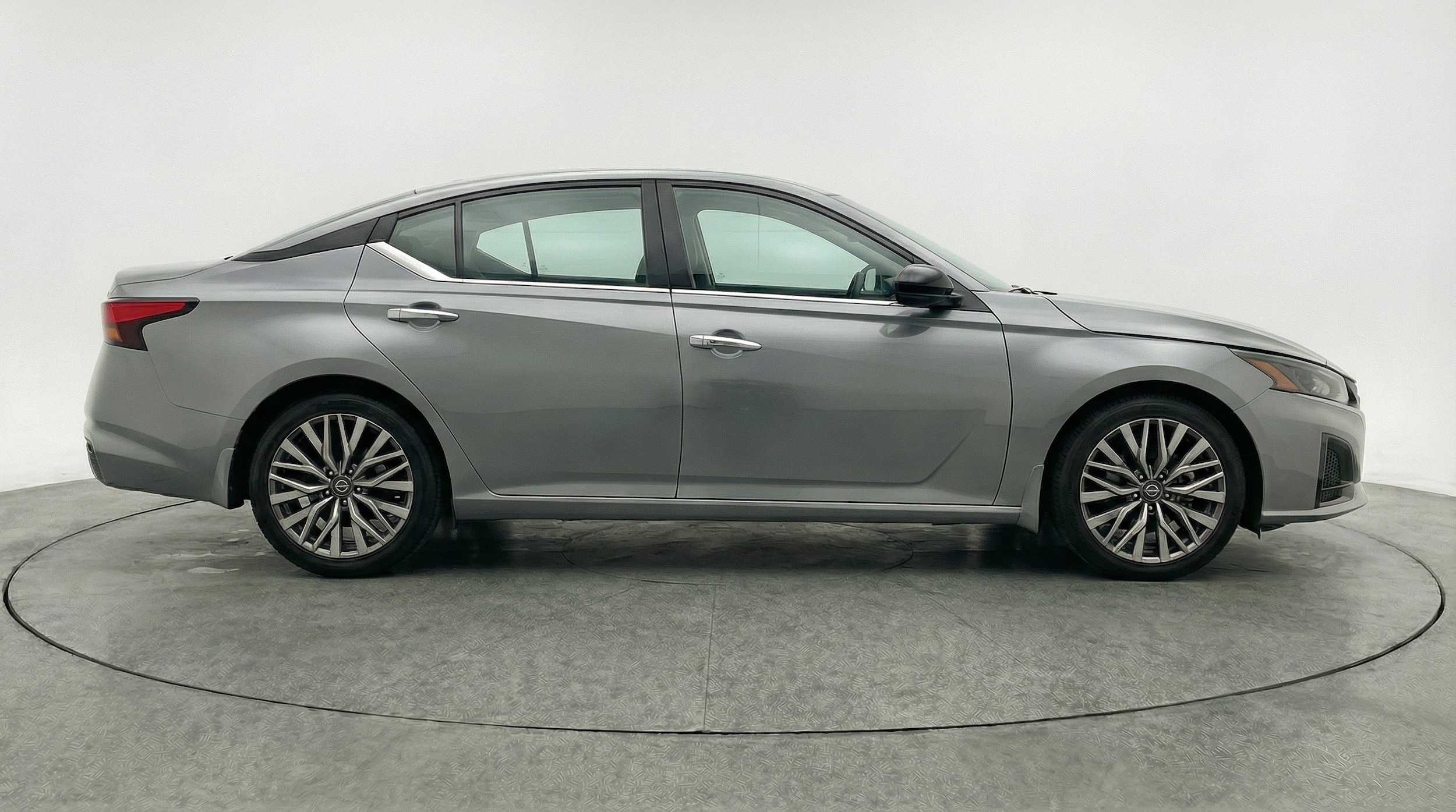 Thumbnail: 2025 Nissan Altima - 8