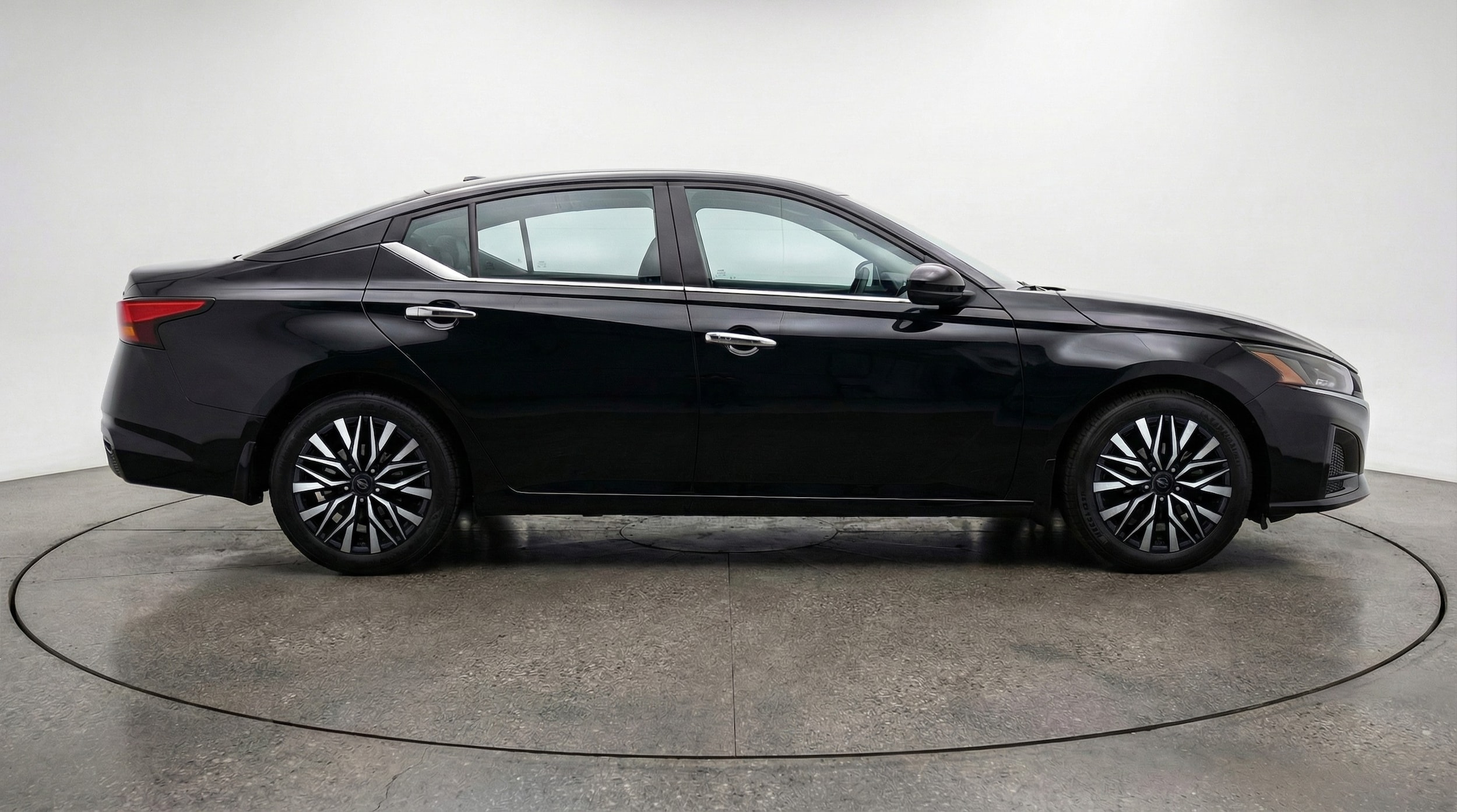 Thumbnail: 2025 Nissan Altima - 8