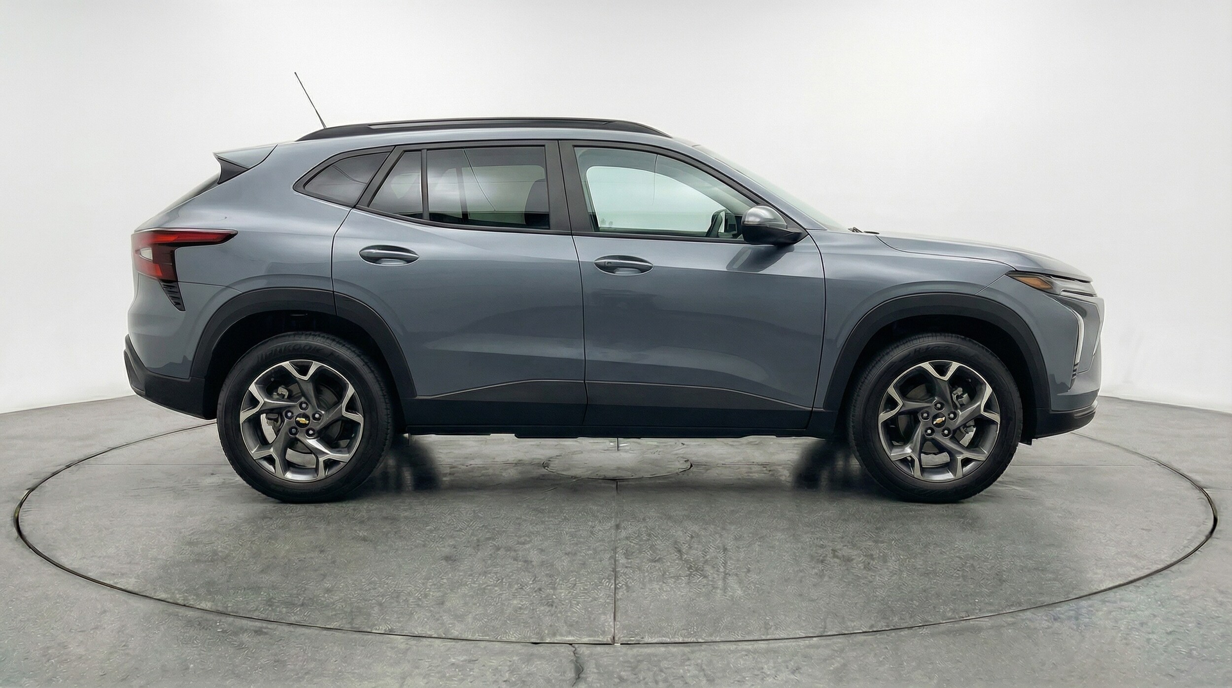 Thumbnail: 2025 Chevrolet Trax - 8