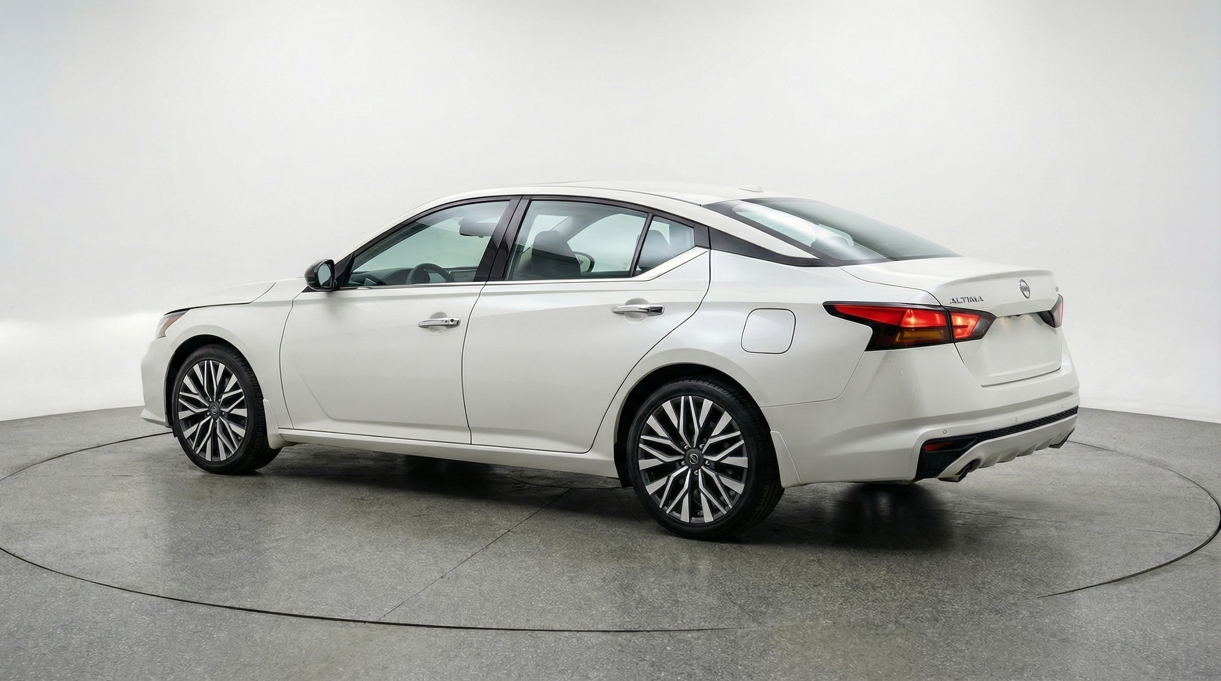 Thumbnail: 2025 Nissan Altima - 5