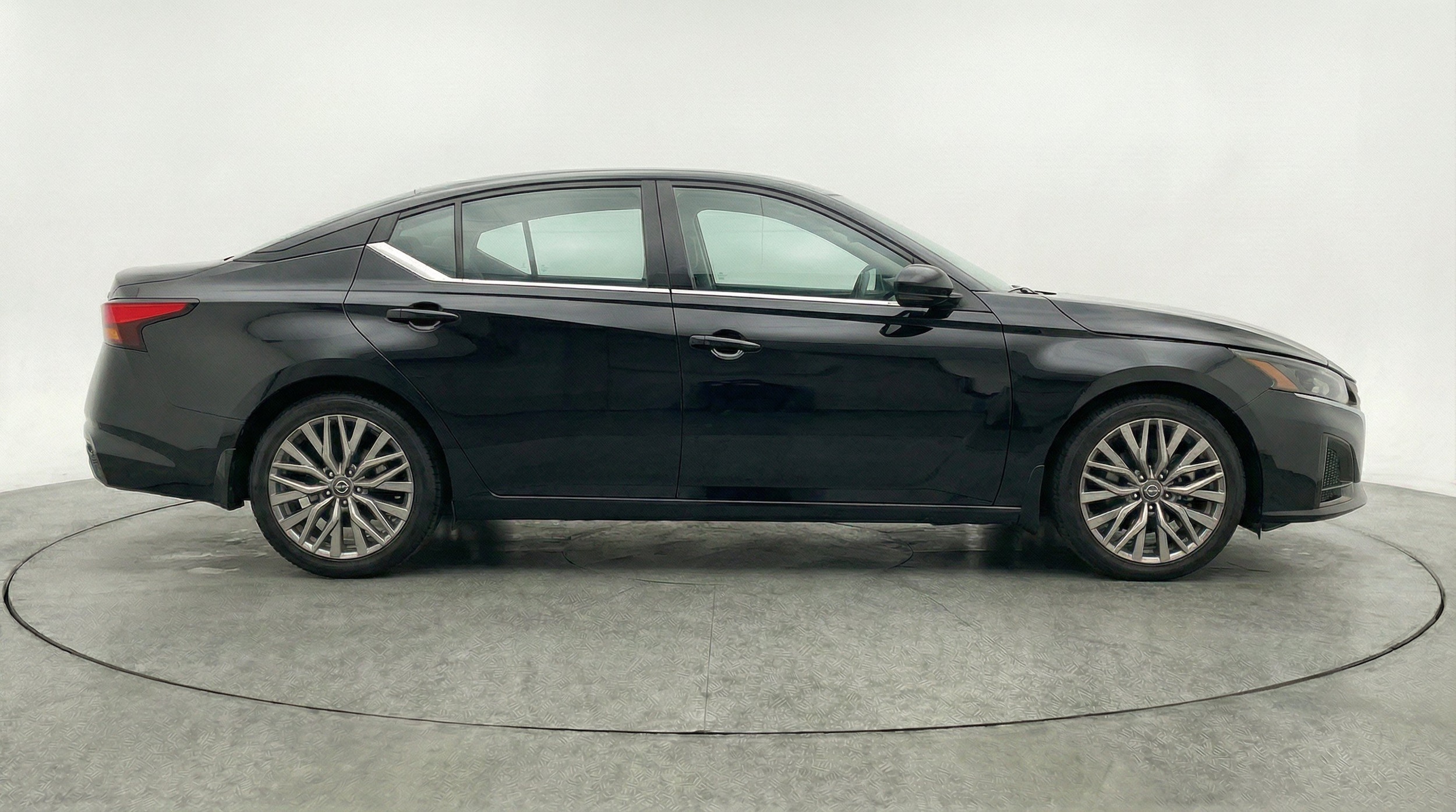 Thumbnail: 2025 Nissan Altima - 11