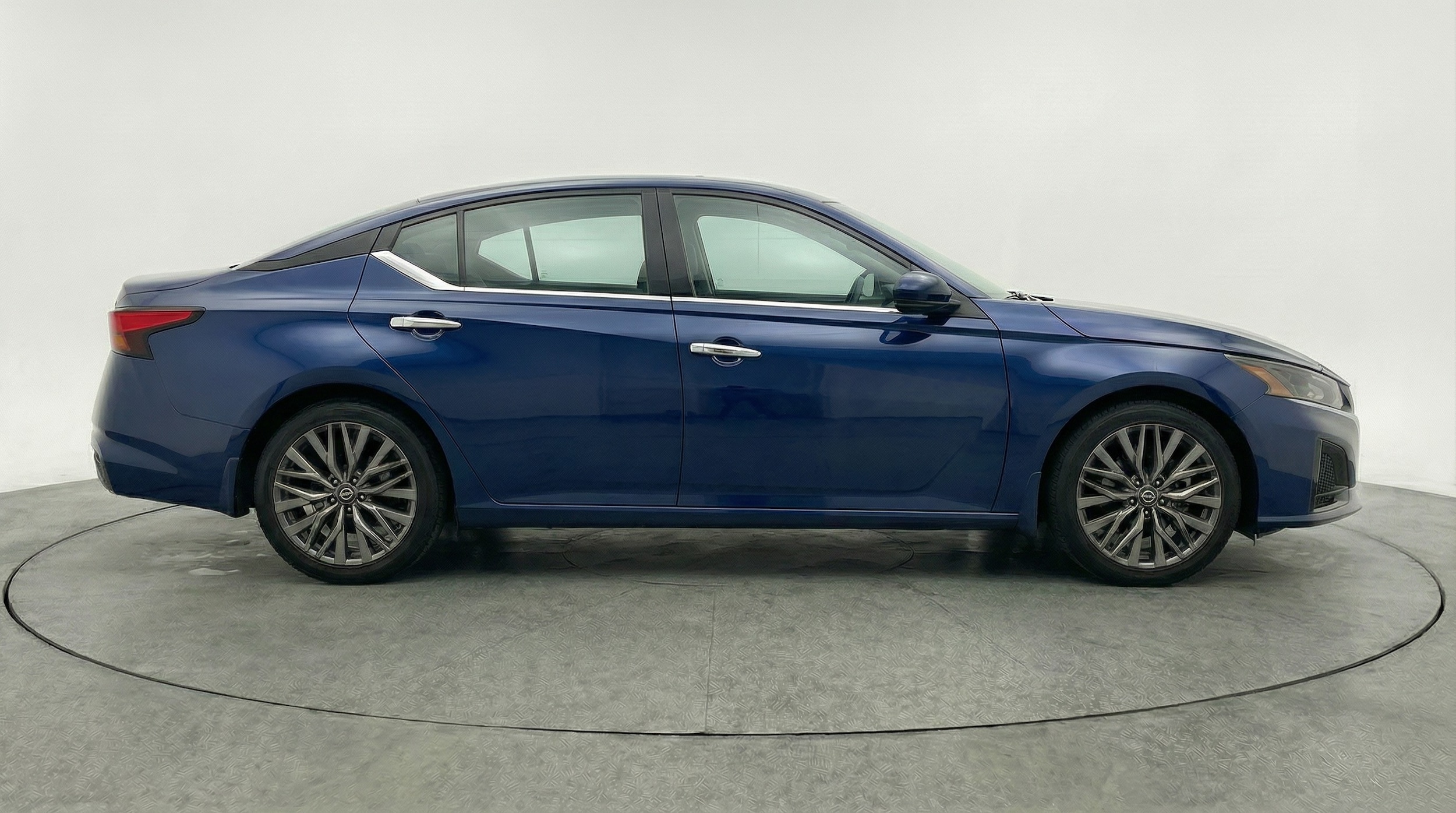 Thumbnail: 2025 Nissan Altima - 8