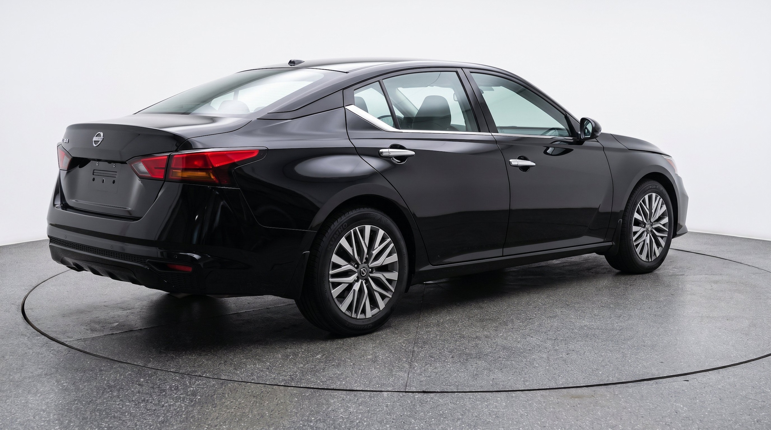 Thumbnail: 2025 Nissan Altima - 9